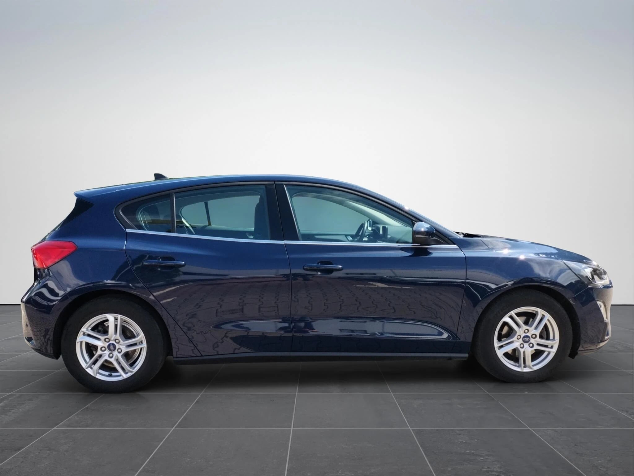 Ford Focus 1.5 EcoBlue Trend - Samsaru's Car Outlet