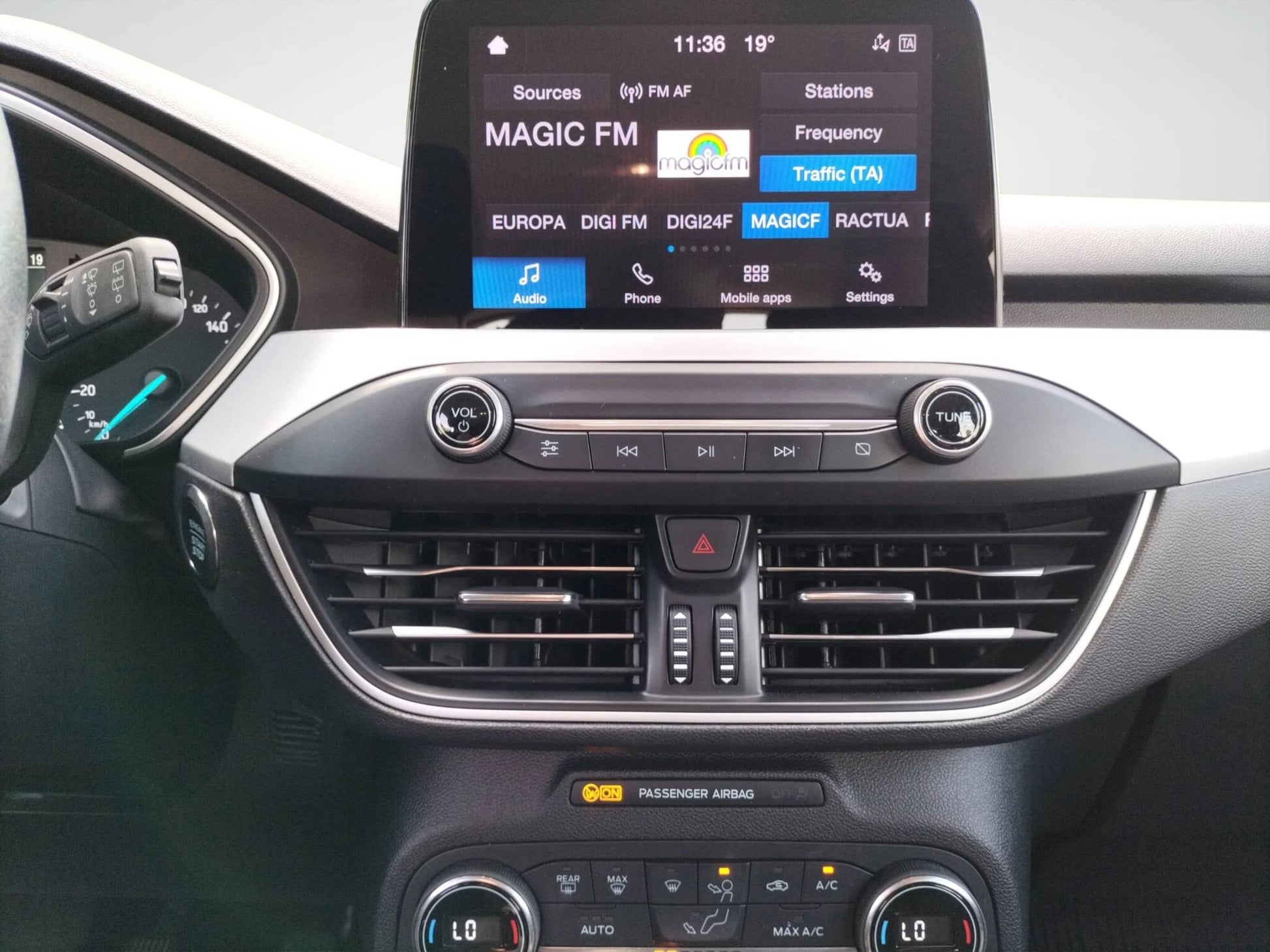 Ford Focus 1.5 EcoBlue Trend - Samsaru's Car Outlet