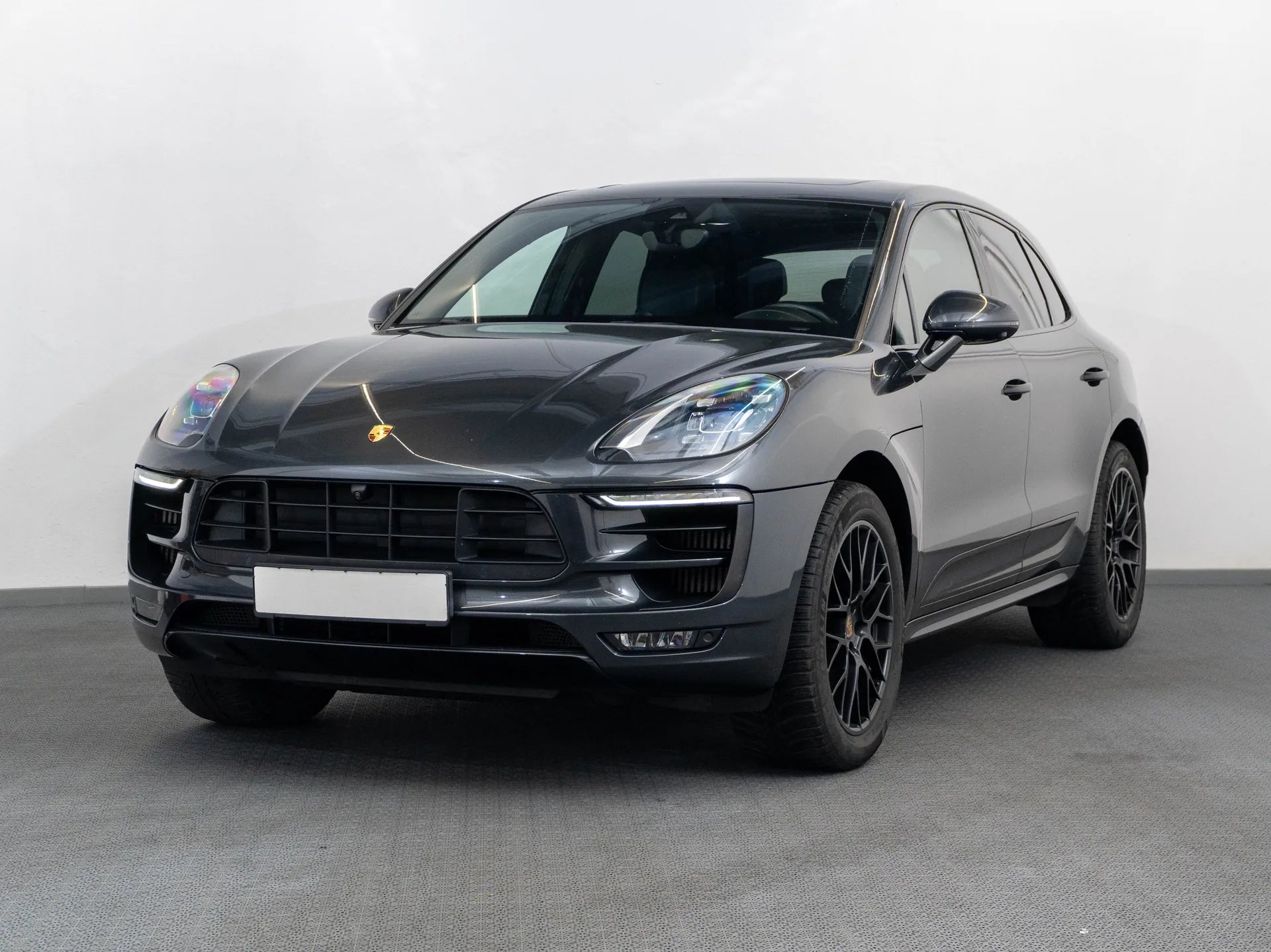 Porsche Macan 3.0 Benzina 353 CP Gri - Samsaru's Car Outlet