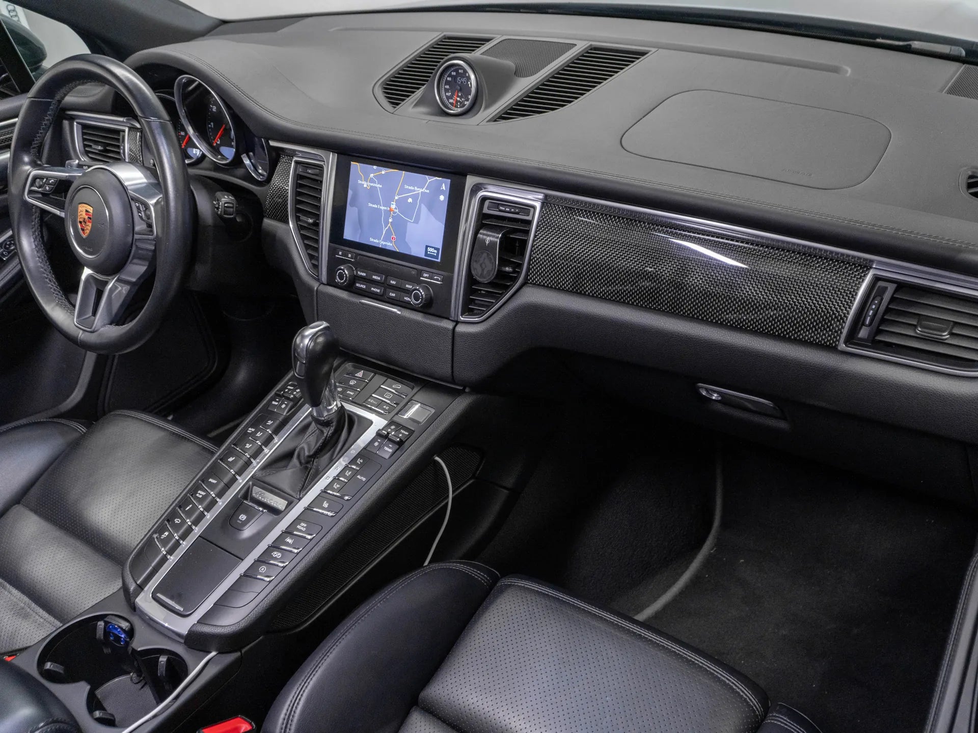 Porsche Macan 3.0 Benzina 353 CP Gri - Samsaru's Car Outlet