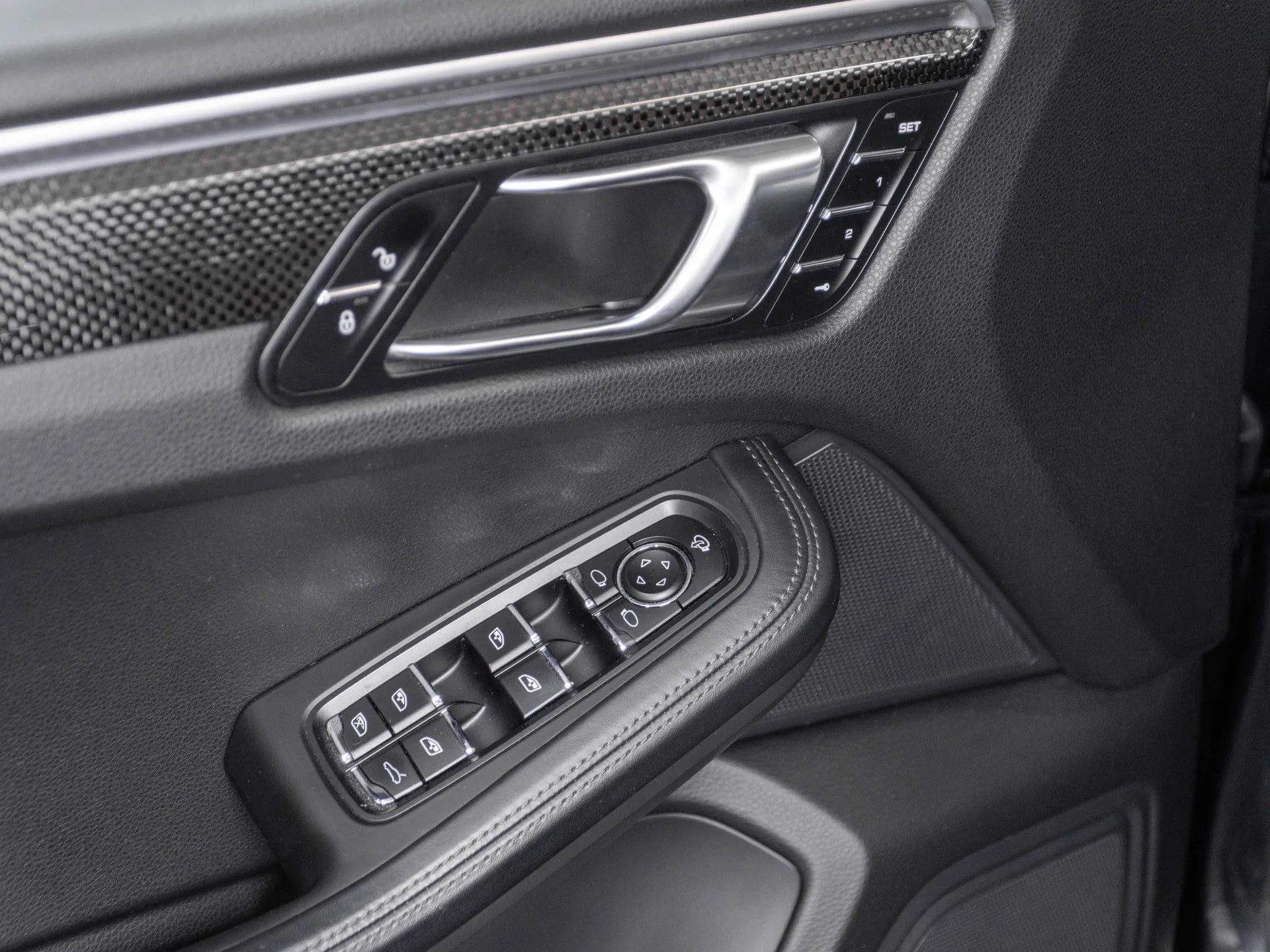 Porsche Macan 3.0 Benzina 353 CP Gri - Samsaru's Car Outlet
