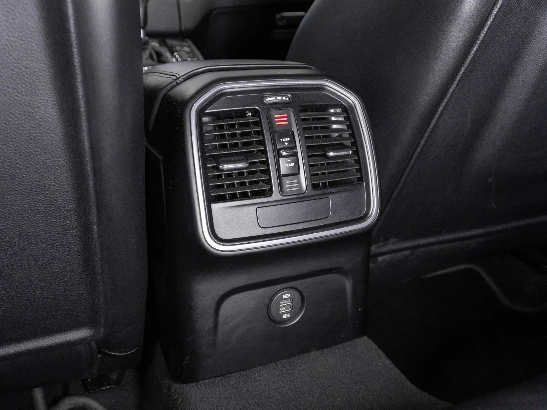 Porsche Macan 3.0 Benzina 353 CP Gri - Samsaru's Car Outlet