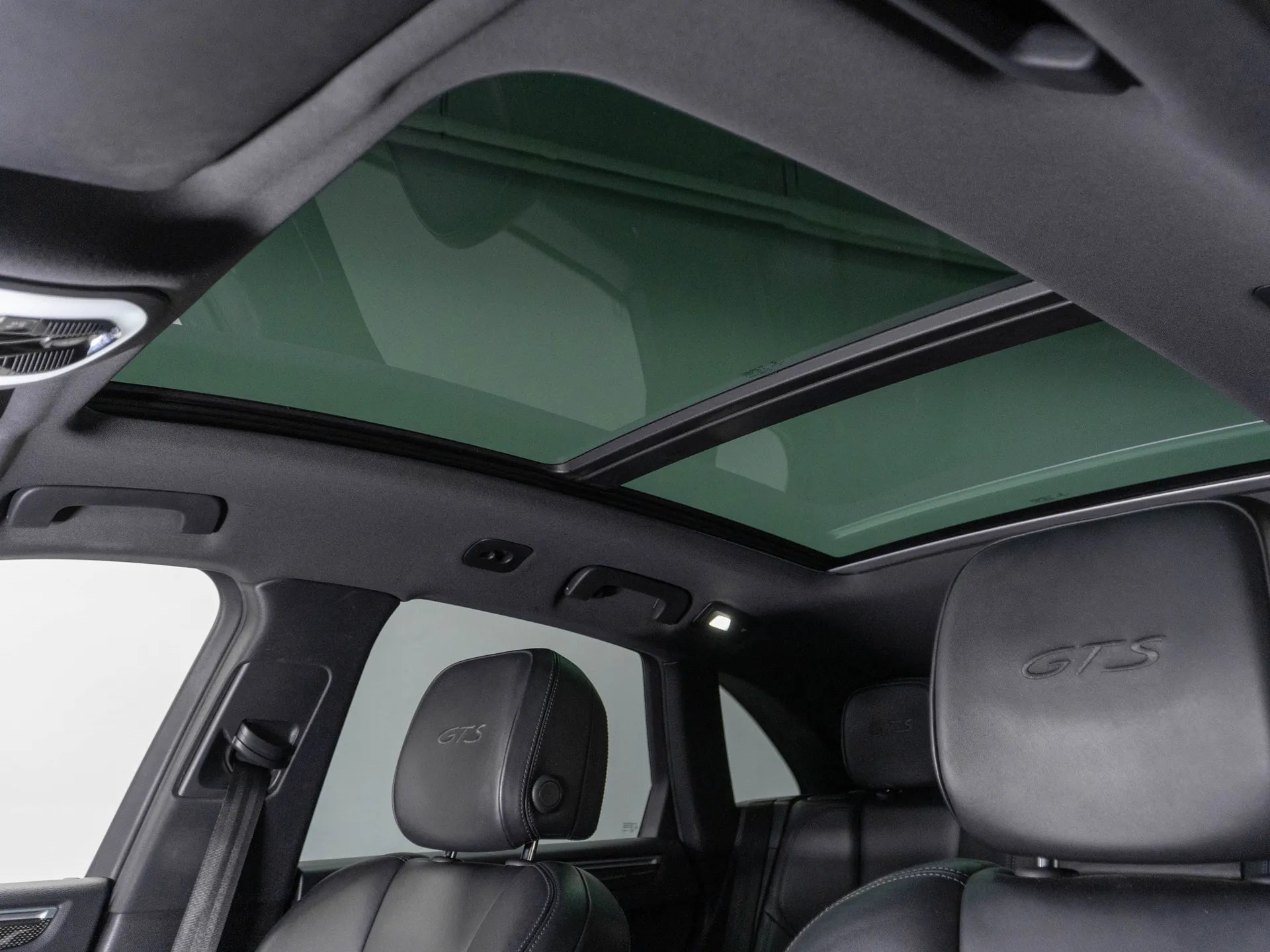 Porsche Macan 3.0 Benzina 353 CP Gri - Samsaru's Car Outlet