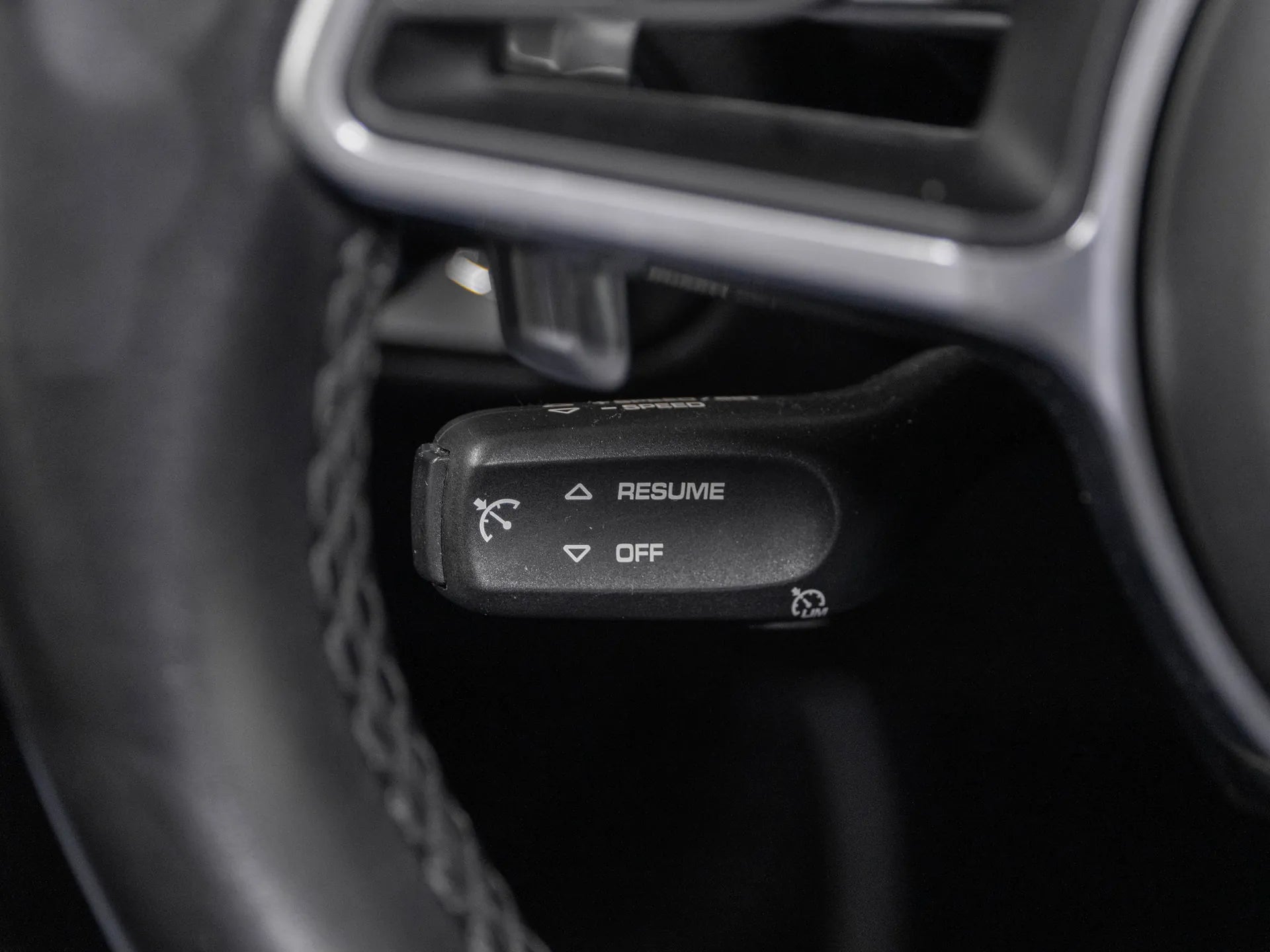 Porsche Macan 3.0 Benzina 353 CP Gri - Samsaru's Car Outlet