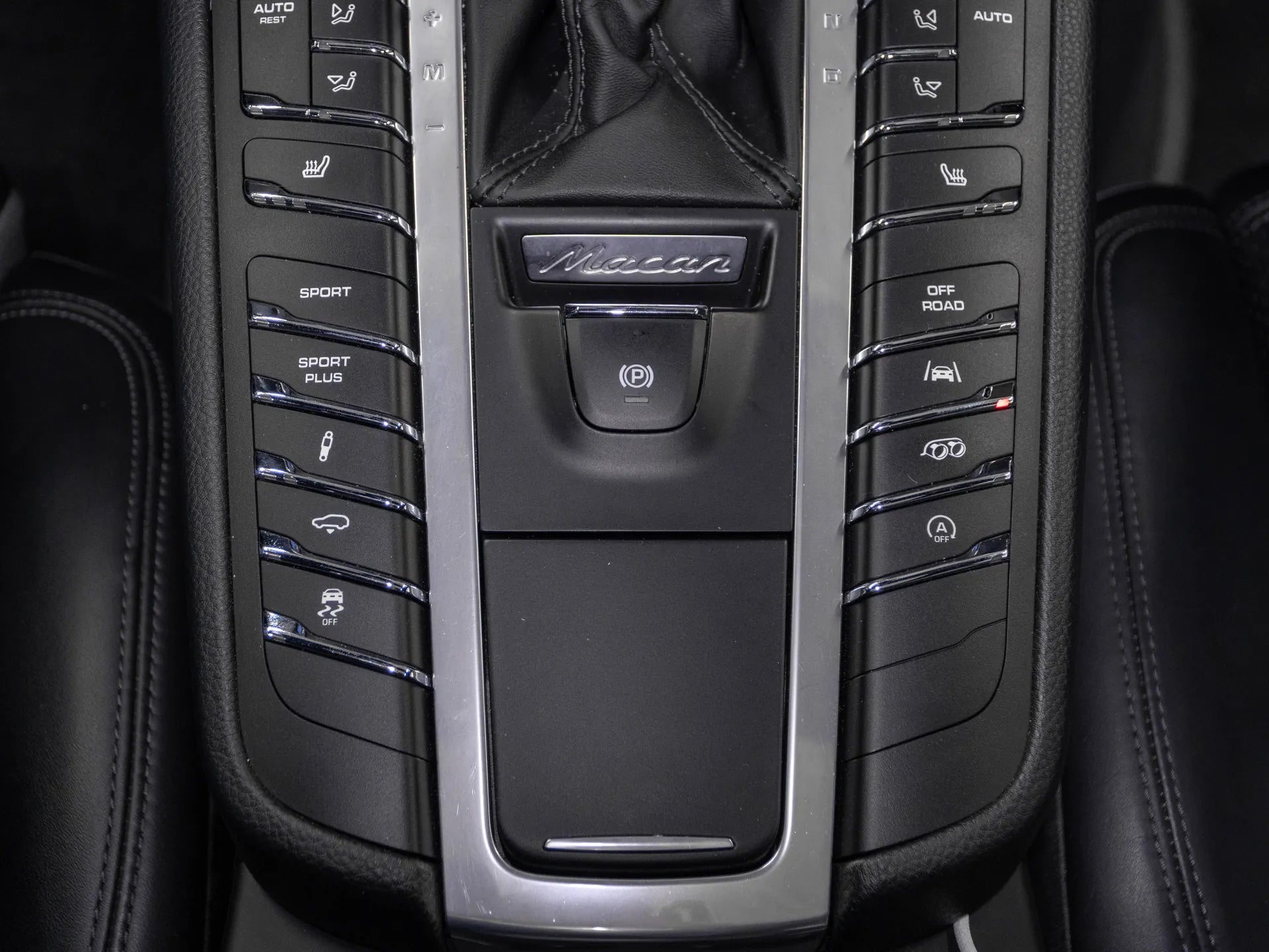 Porsche Macan 3.0 Benzina 353 CP Gri - Samsaru's Car Outlet