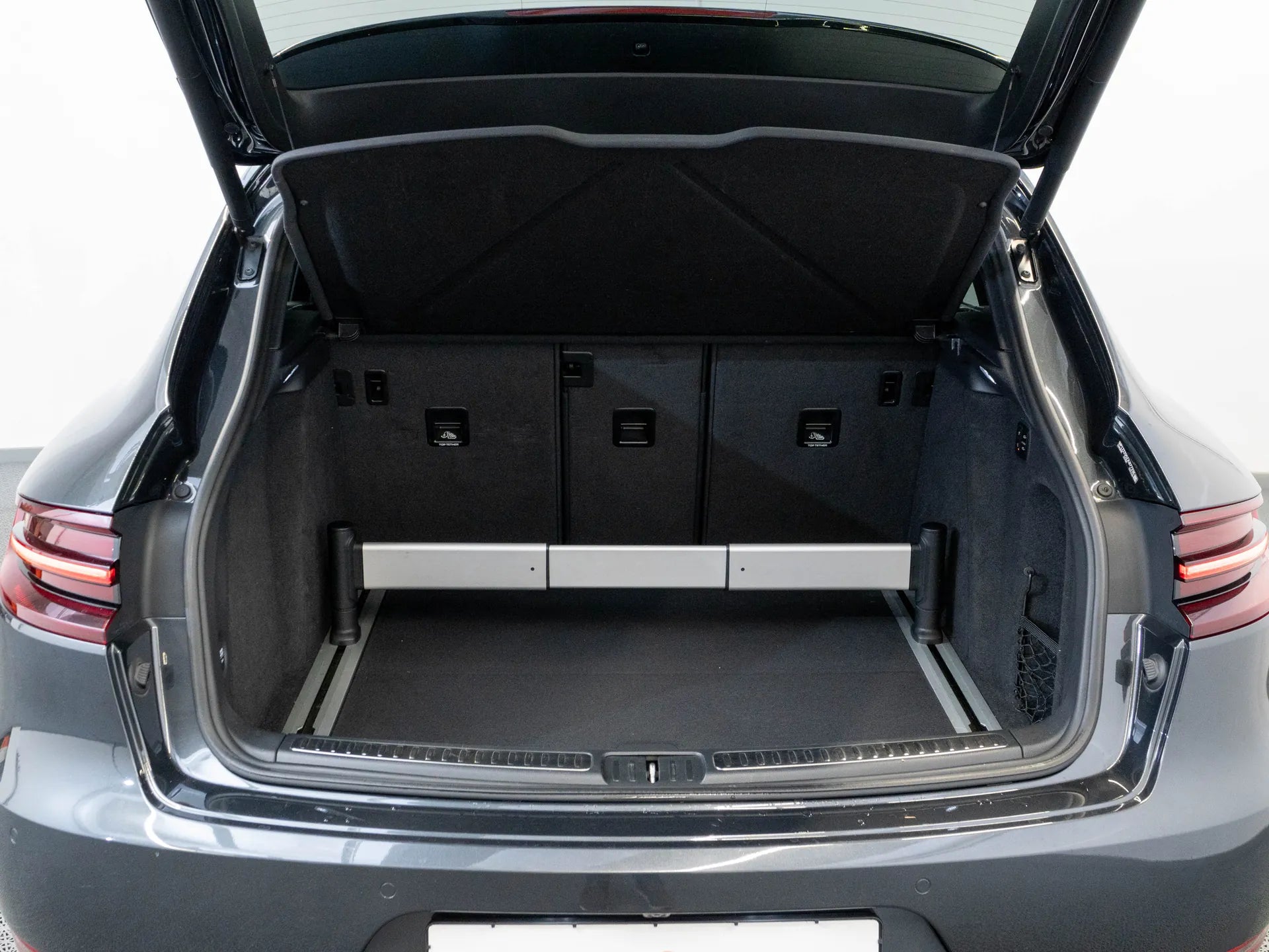 Porsche Macan 3.0 Benzina 353 CP Gri - Samsaru's Car Outlet