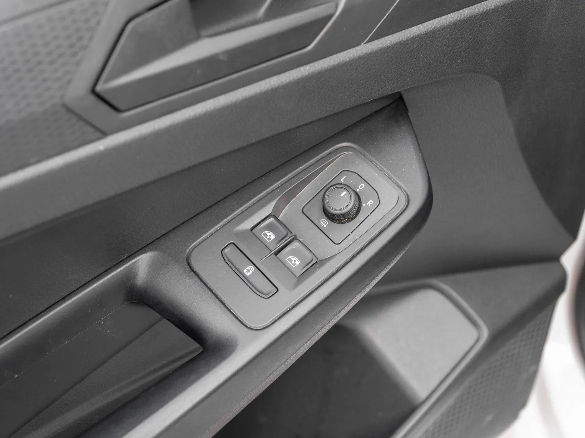 Volkswagen Caddy 2.0 Diesel 102 CP Alb - Samsaru's Car Outlet