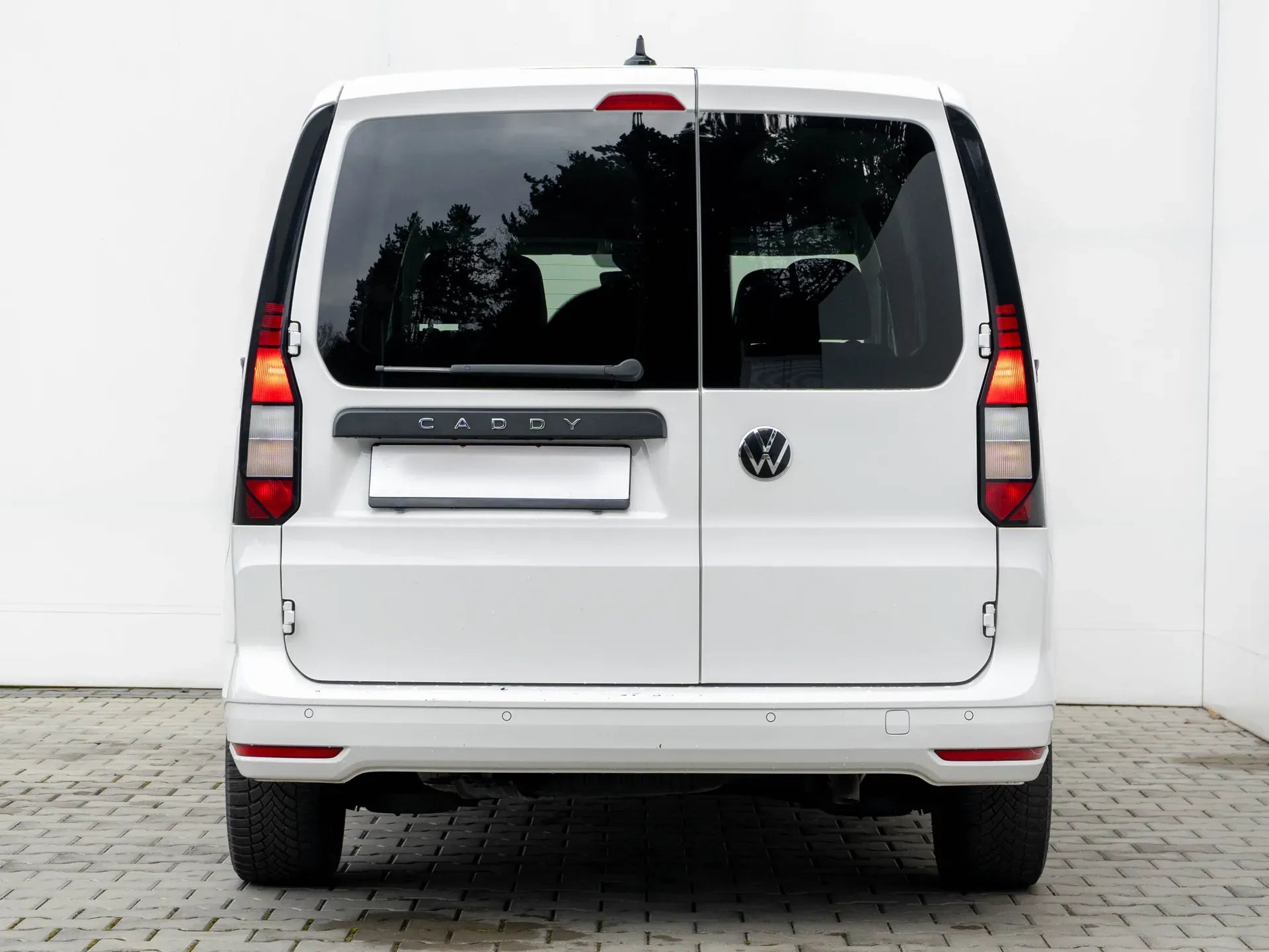 Volkswagen Caddy 2.0 Diesel 102 CP Alb - Samsaru's Car Outlet
