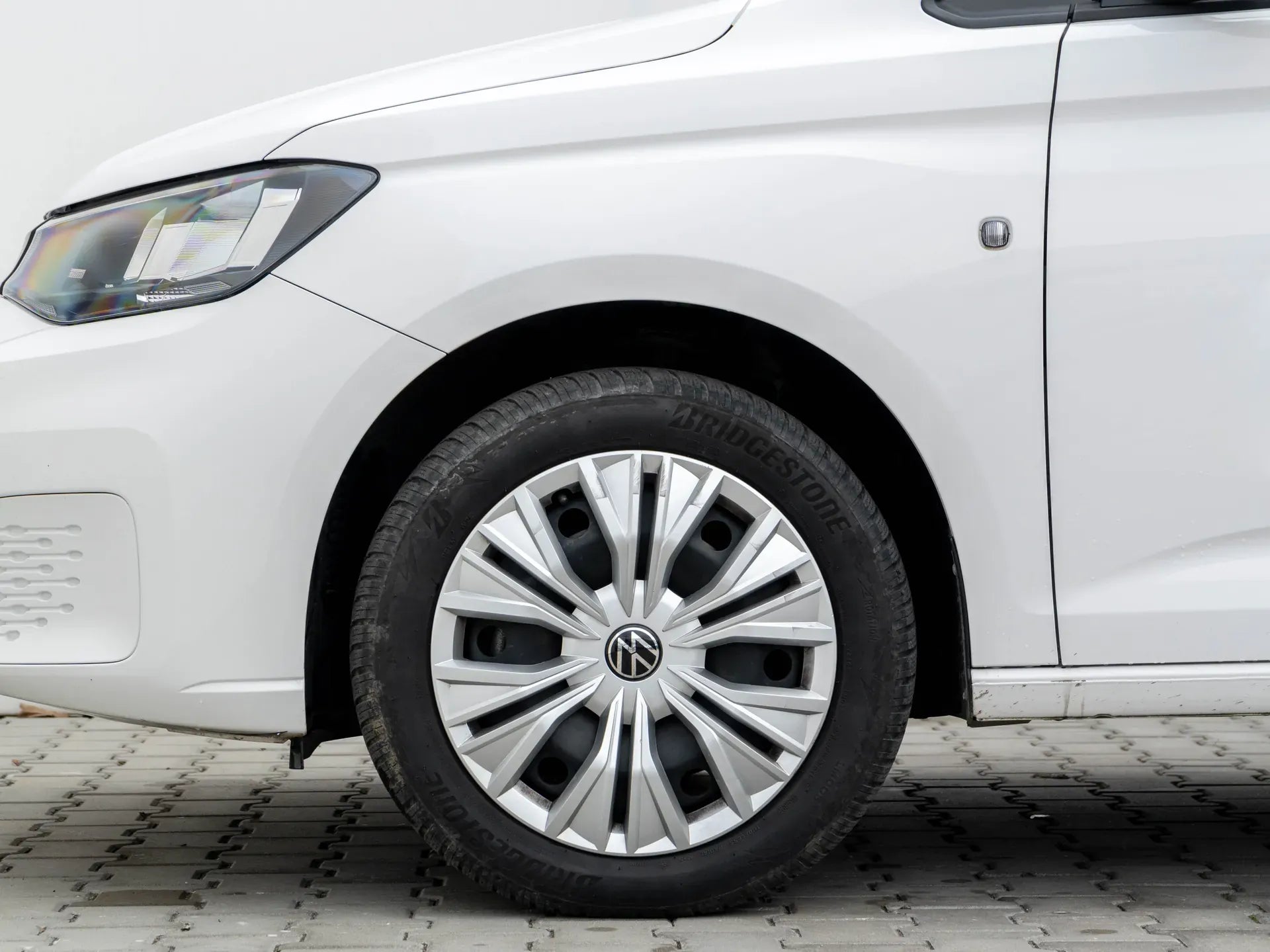 Volkswagen Caddy 2.0 Diesel 102 CP Alb - Samsaru's Car Outlet