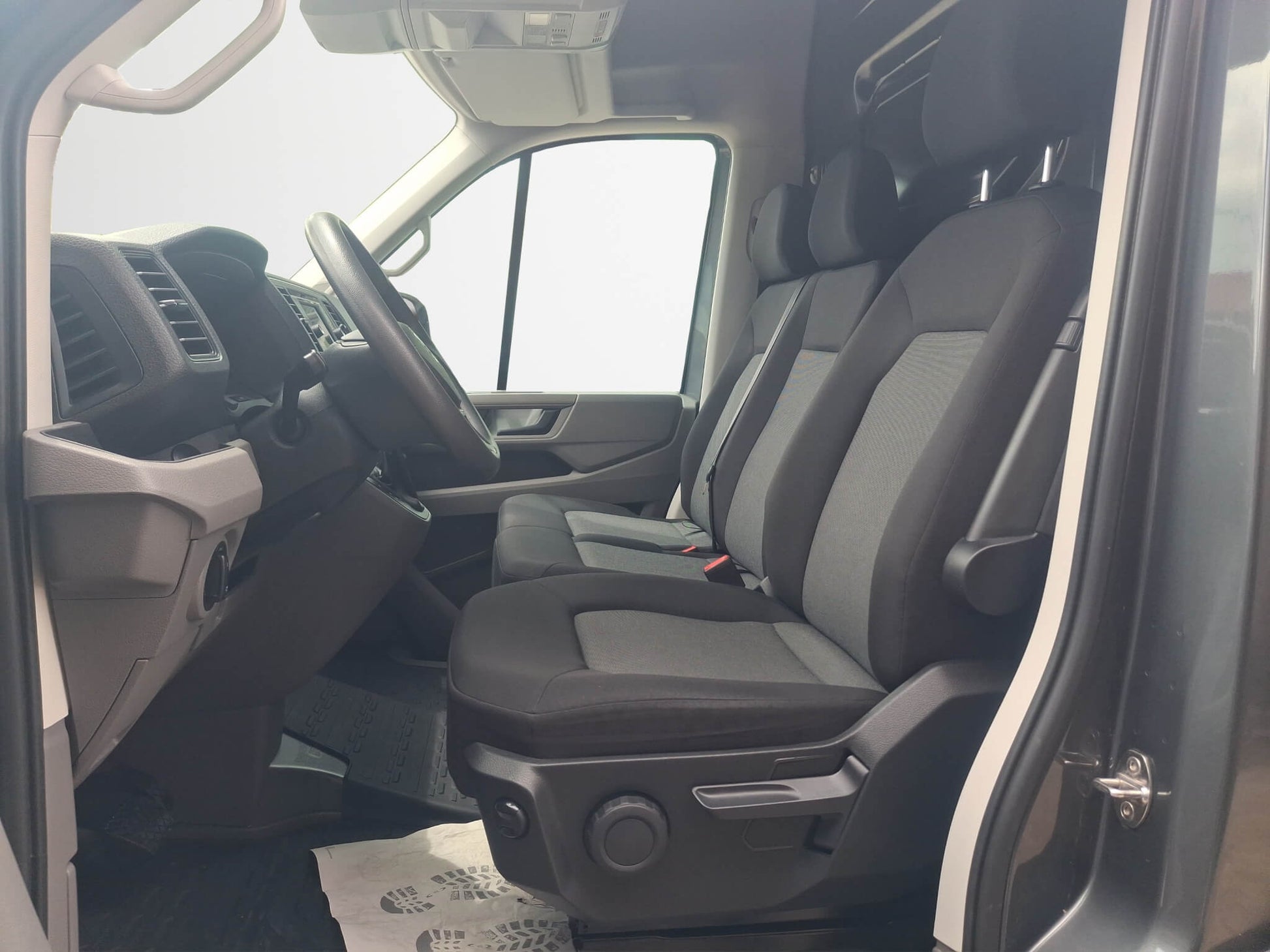 VW Crafter 3.5 Furgon L3H3 4Motion - Samsaru's Car Outlet