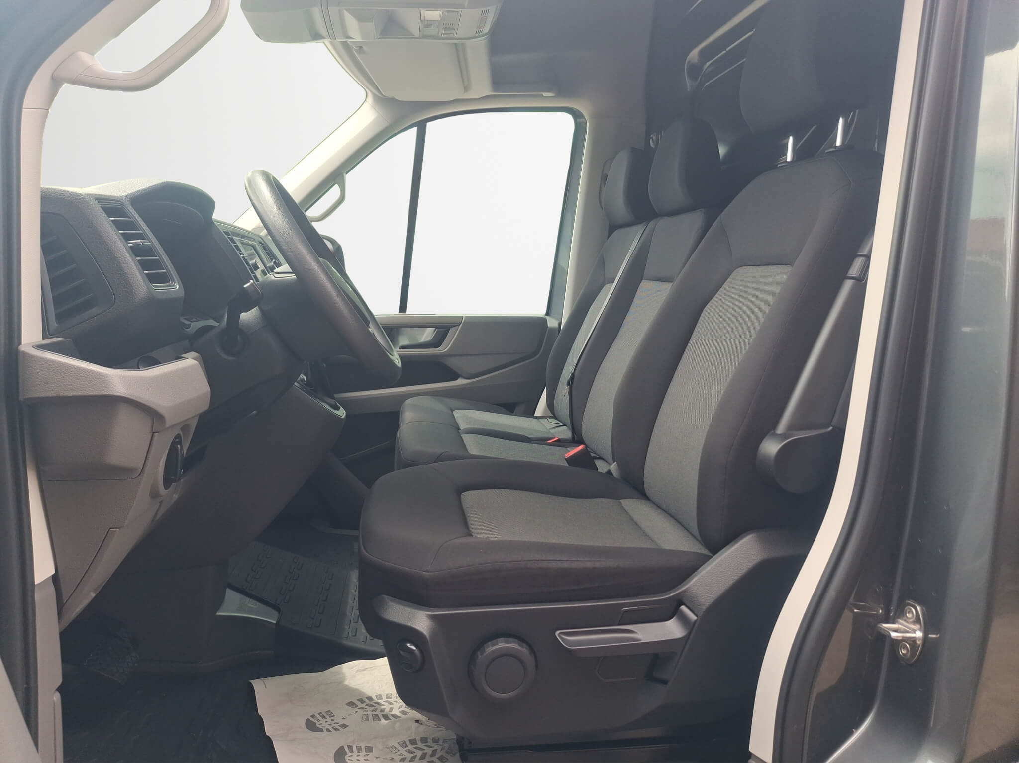 VW Crafter 3.5 Furgon L3H3 4Motion - Samsaru's Car Outlet