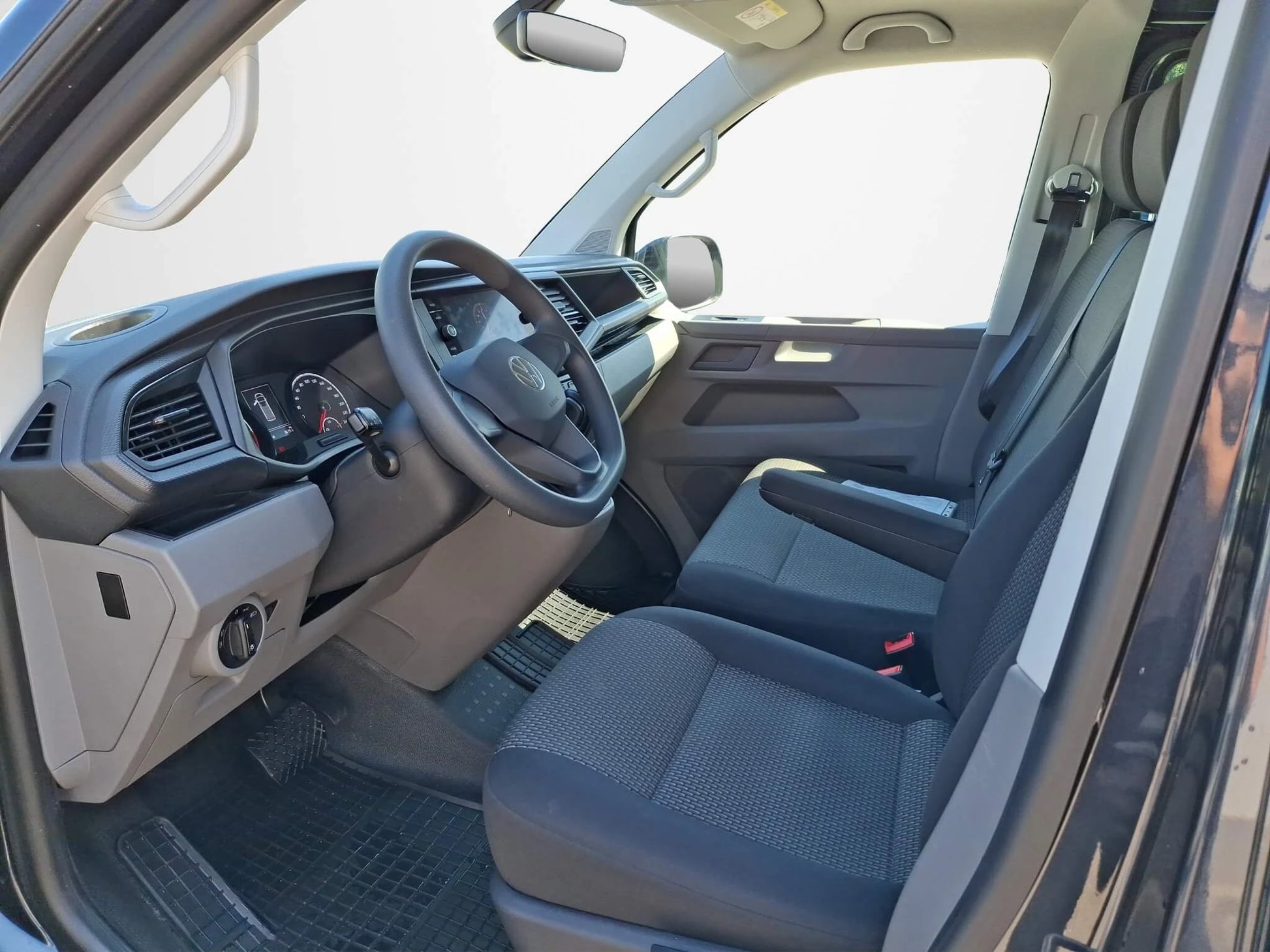 VW Transporter T6.1 2.0 TDI DSG - Samsaru's Car Outlet