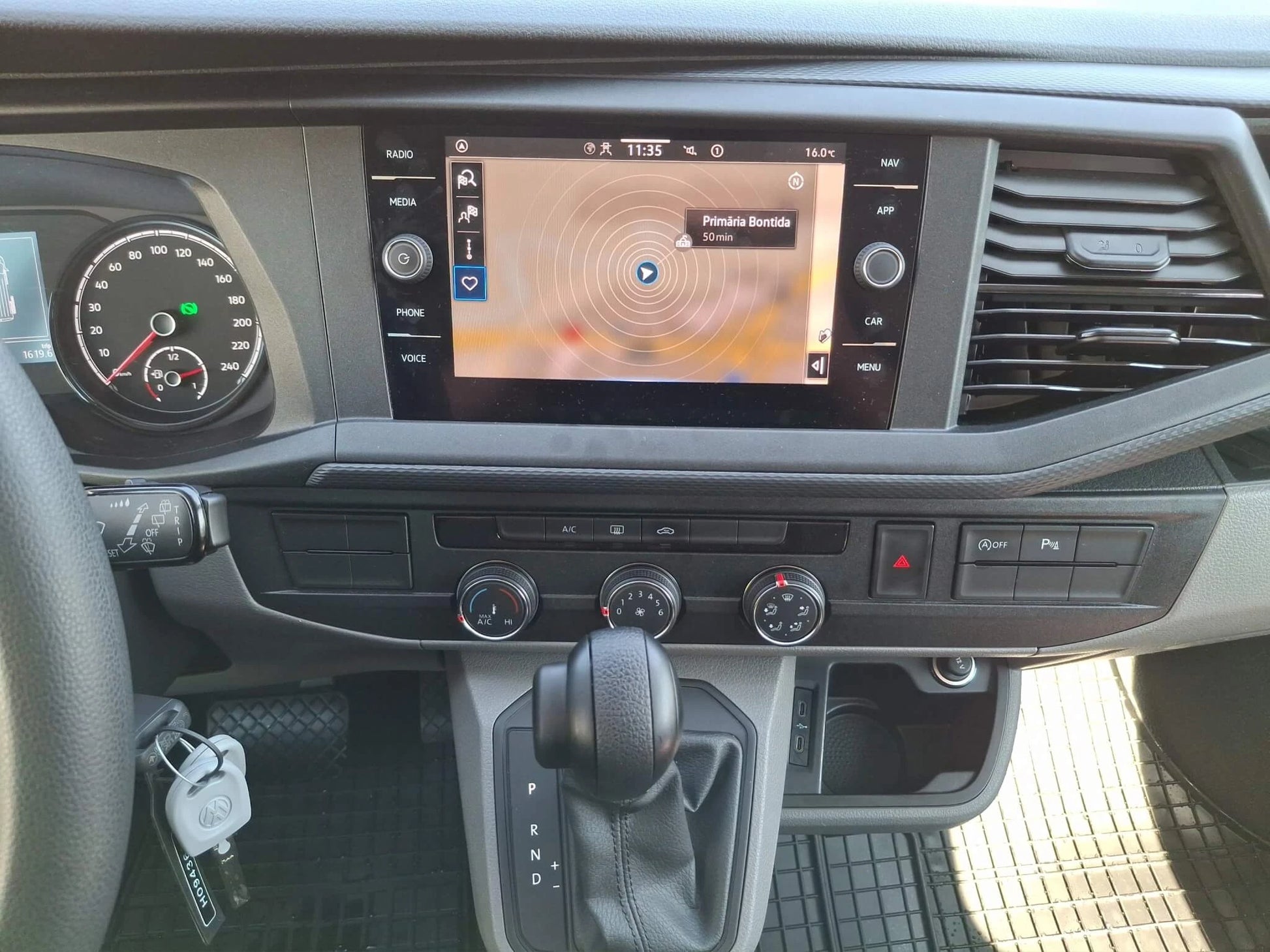 VW Transporter T6.1 2.0 TDI DSG - Samsaru's Car Outlet