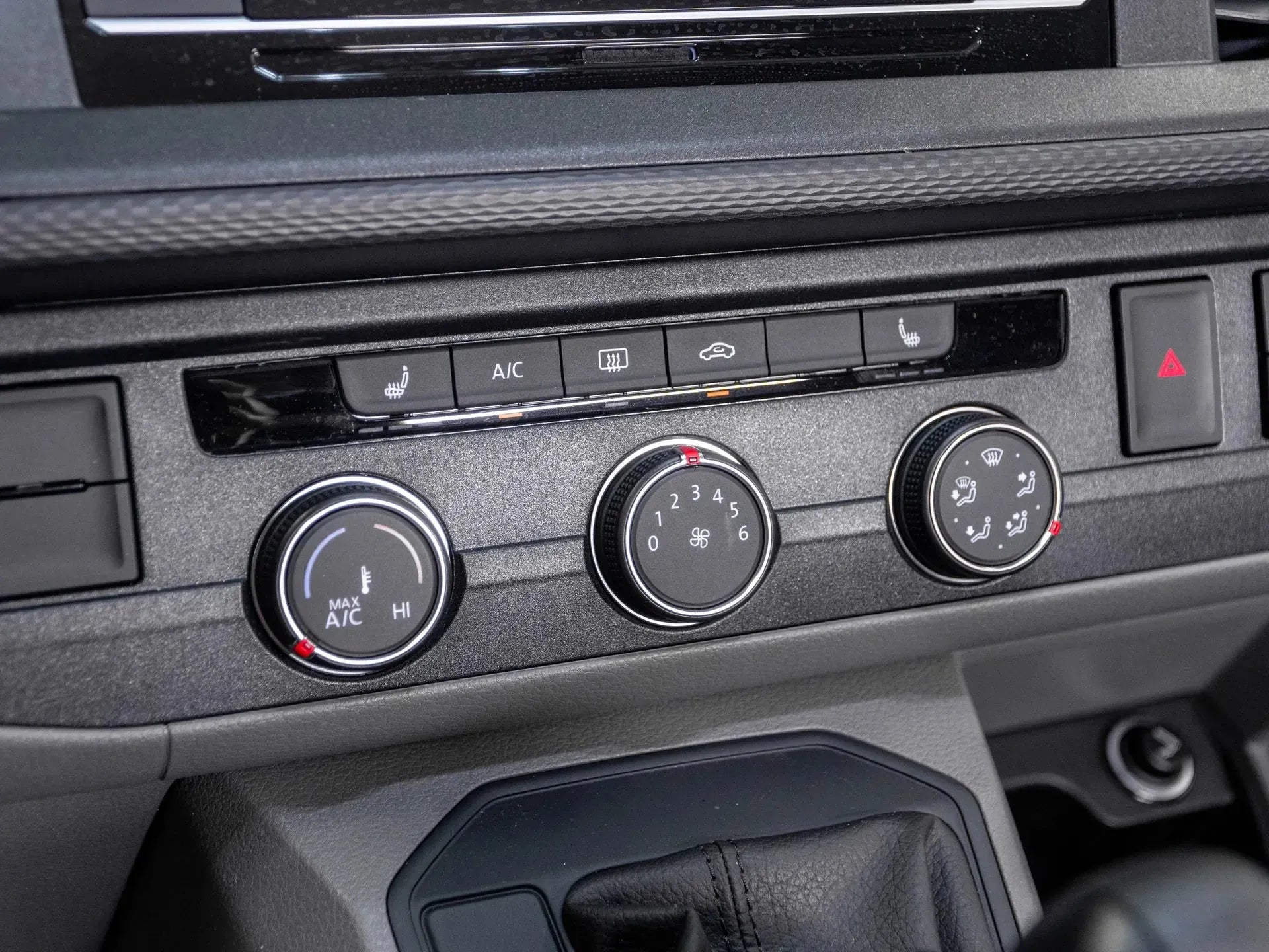 VW Transporter T6.1 2.0 TDI DSG - Samsaru's Car Outlet