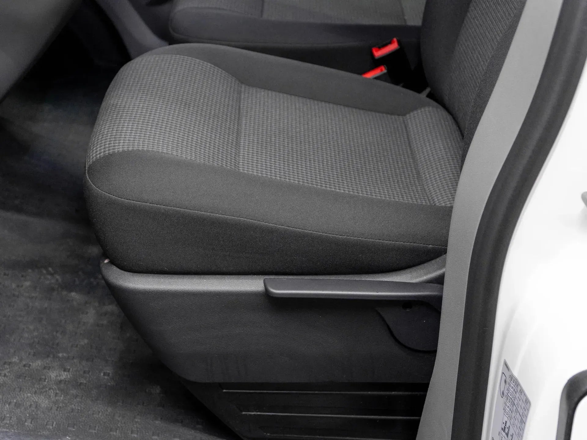 VW Transporter T6.1 2.0 TDI DSG - Samsaru's Car Outlet