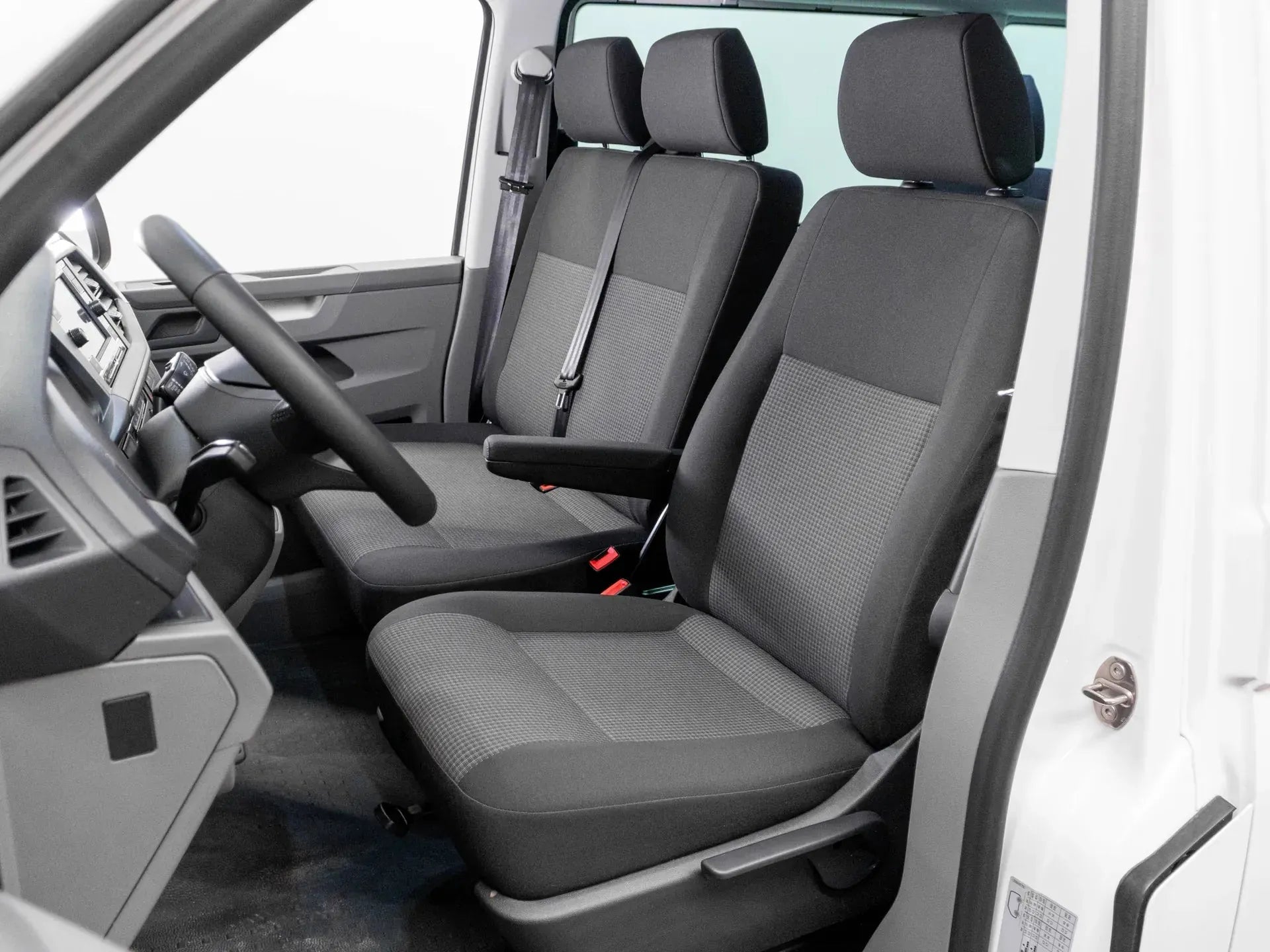 VW Transporter T6.1 2.0 TDI DSG - Samsaru's Car Outlet