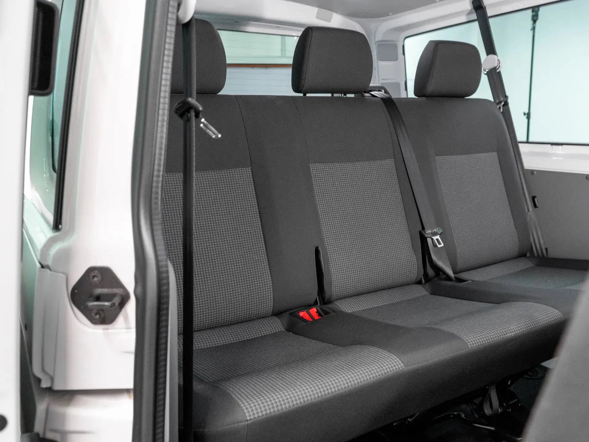 VW Transporter T6.1 2.0 TDI DSG - Samsaru's Car Outlet