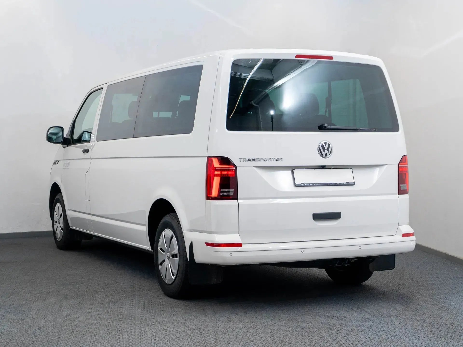 VW Transporter T6.1 2.0 TDI DSG - Samsaru's Car Outlet