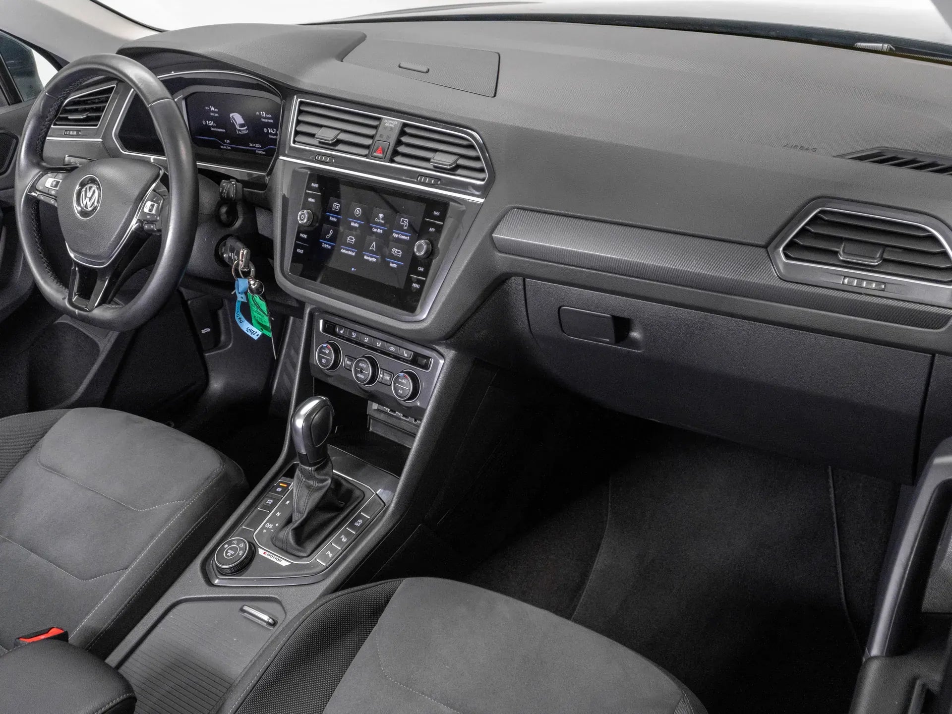 Volkswagen Tiguan 2.0 Diesel 190 CP Gri - Samsaru's Car Outlet