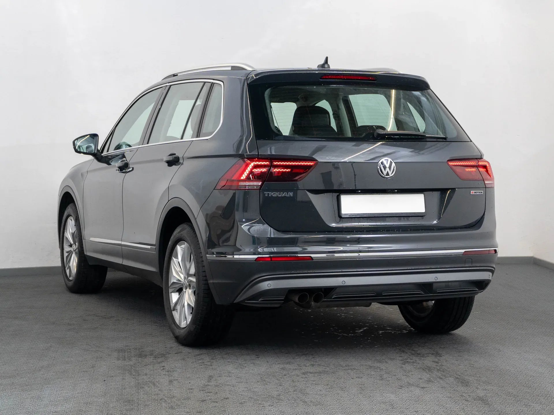 Volkswagen Tiguan 2.0 Diesel 190 CP Gri - Samsaru's Car Outlet