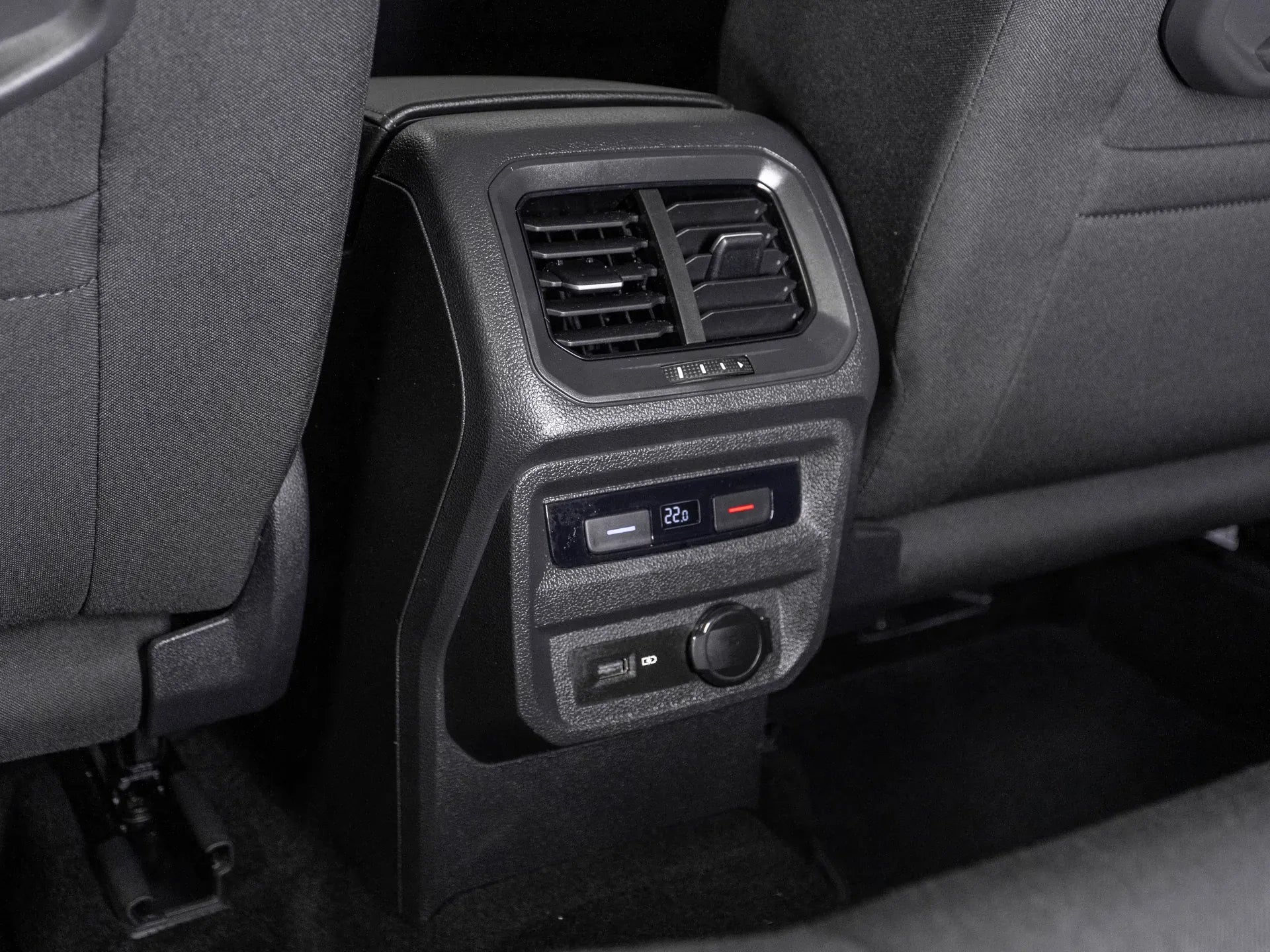 Volkswagen Tiguan 2.0 Diesel 190 CP Gri - Samsaru's Car Outlet