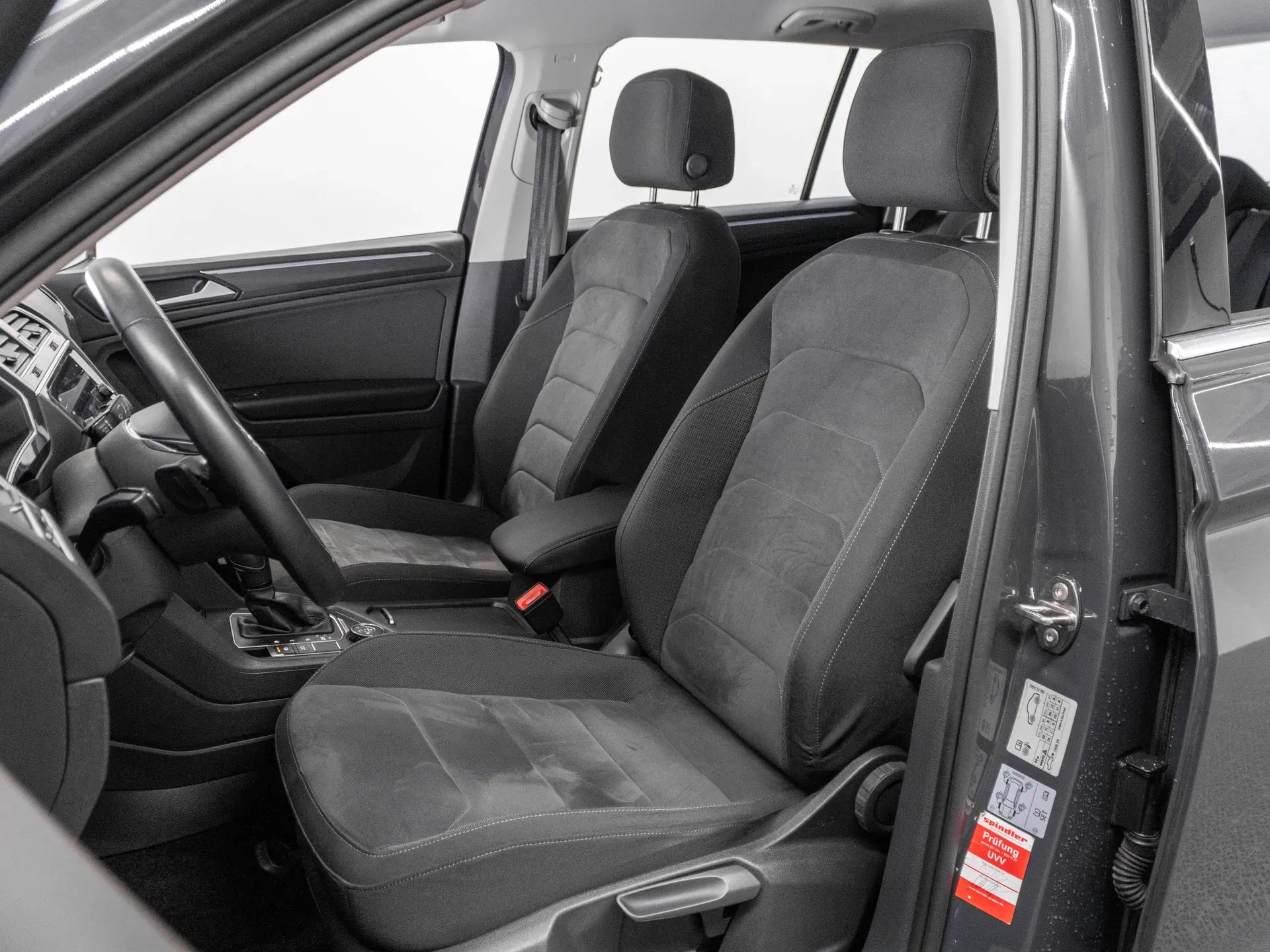 Volkswagen Tiguan 2.0 Diesel 190 CP Gri - Samsaru's Car Outlet