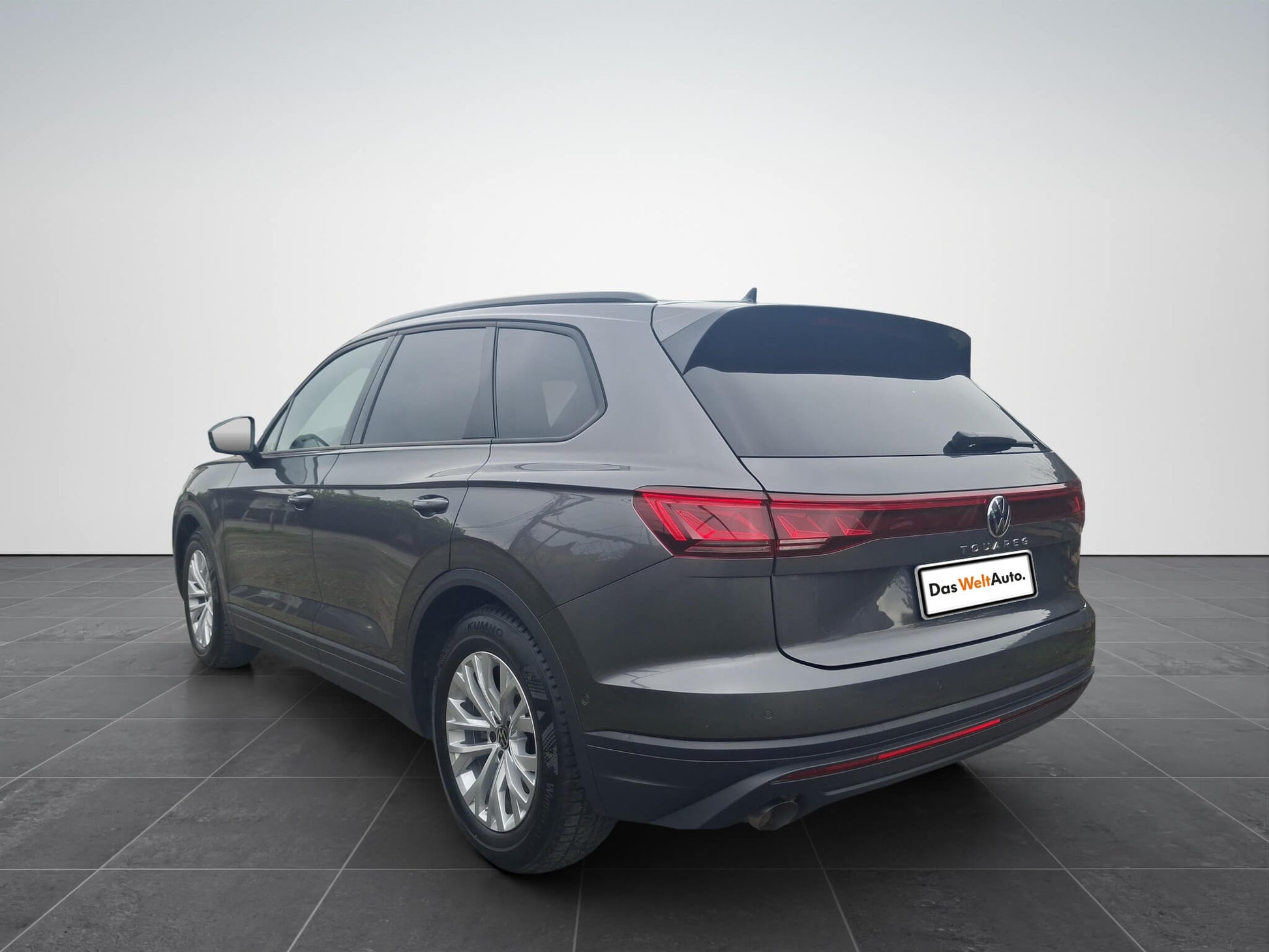 VW Touareg V6 TDI - Samsaru's Car Outlet