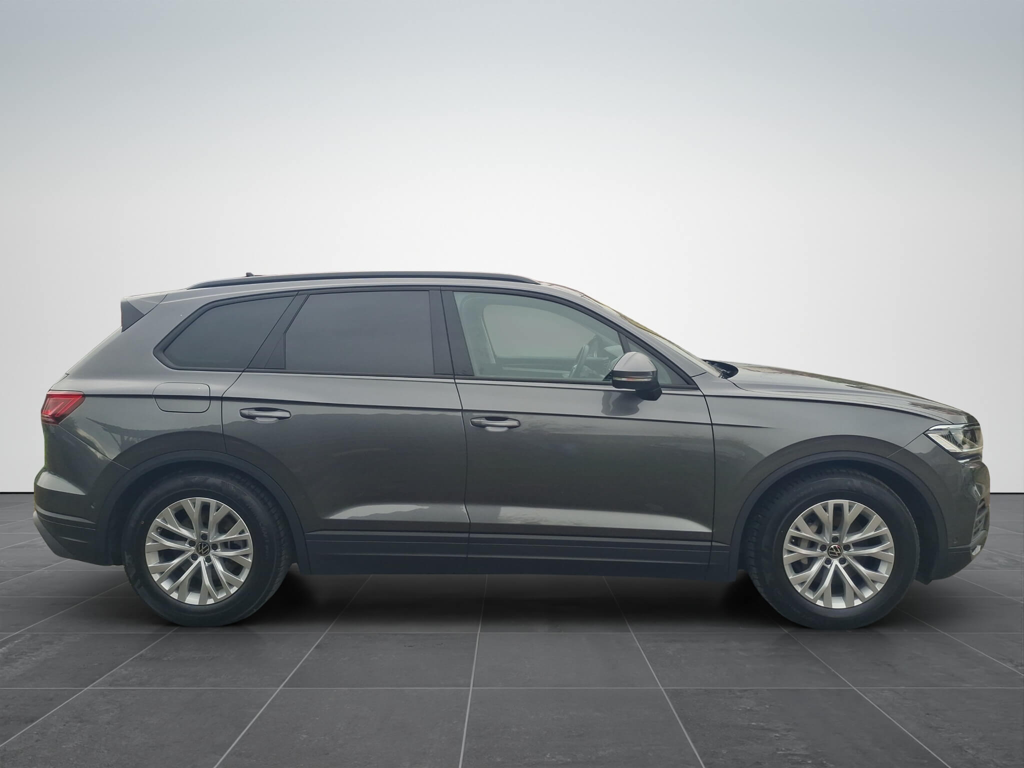 VW Touareg V6 TDI - Samsaru's Car Outlet