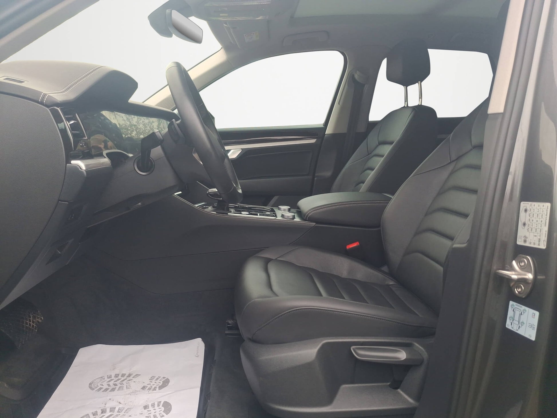 VW Touareg V6 TDI - Samsaru's Car Outlet