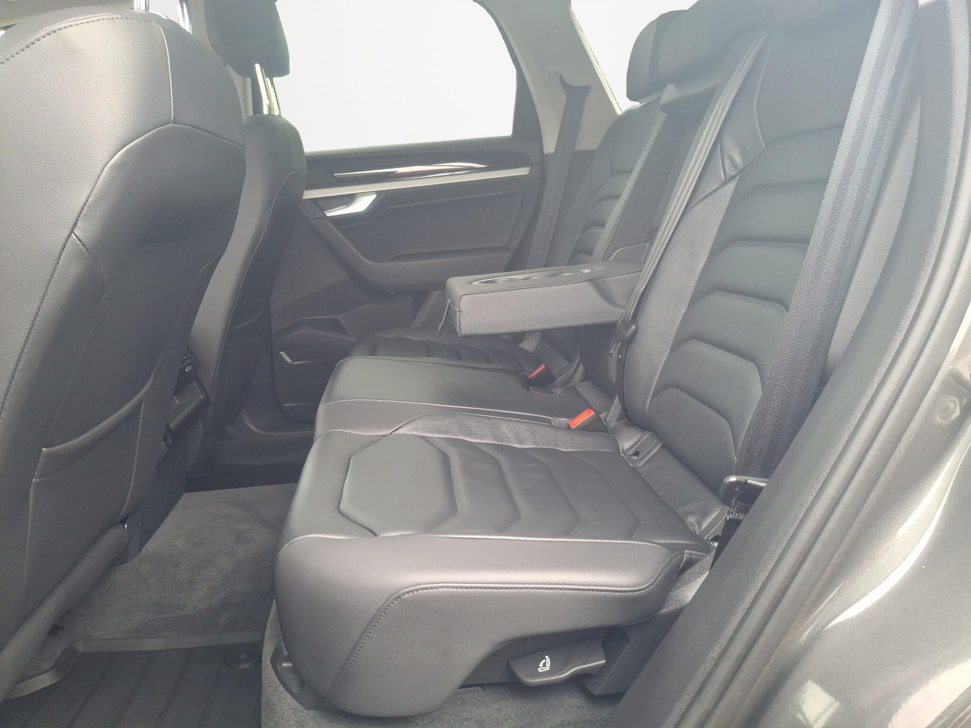 VW Touareg V6 TDI - Samsaru's Car Outlet