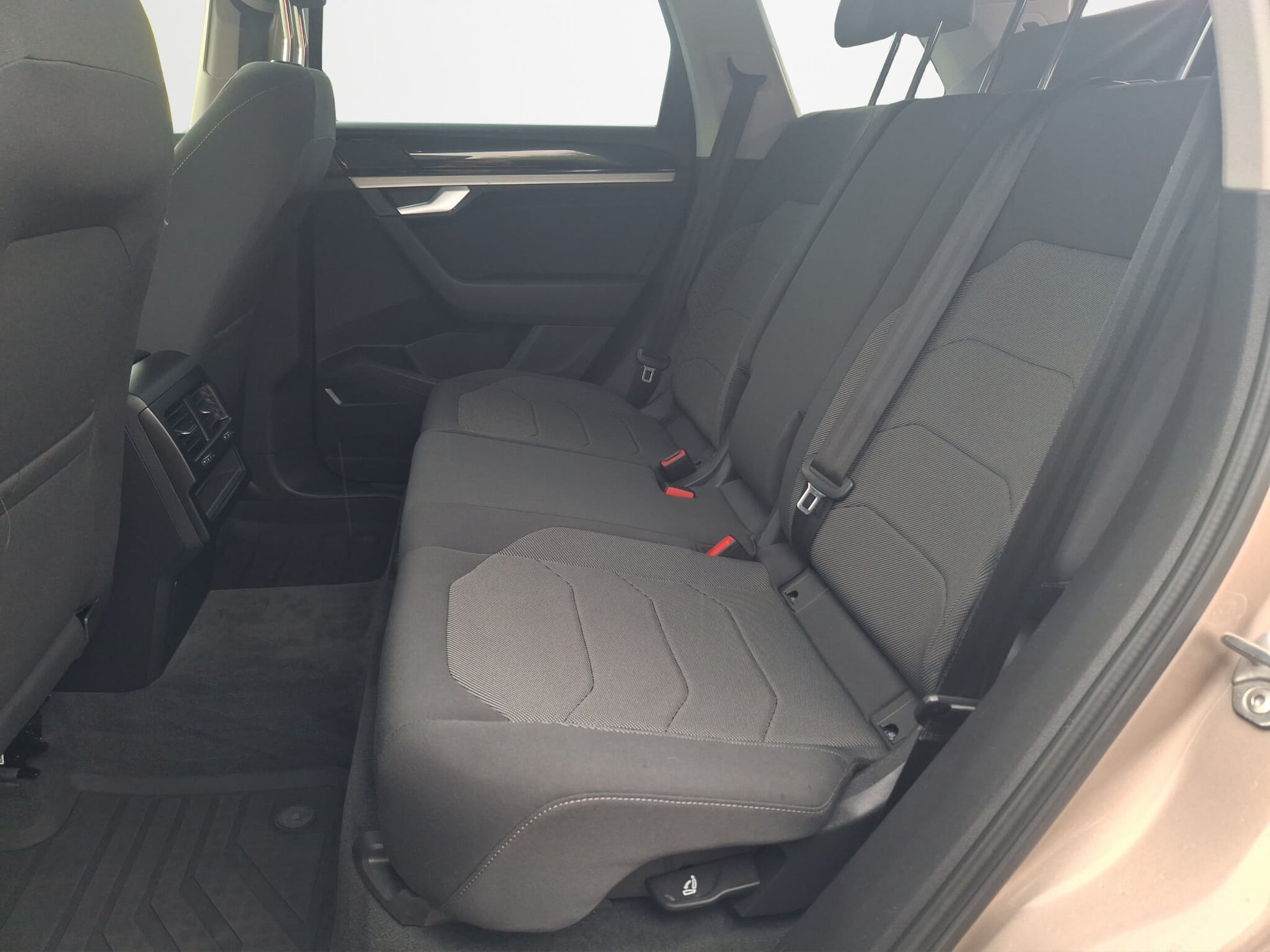 VW Touareg Style V6 TDI - Samsaru's Car Outlet