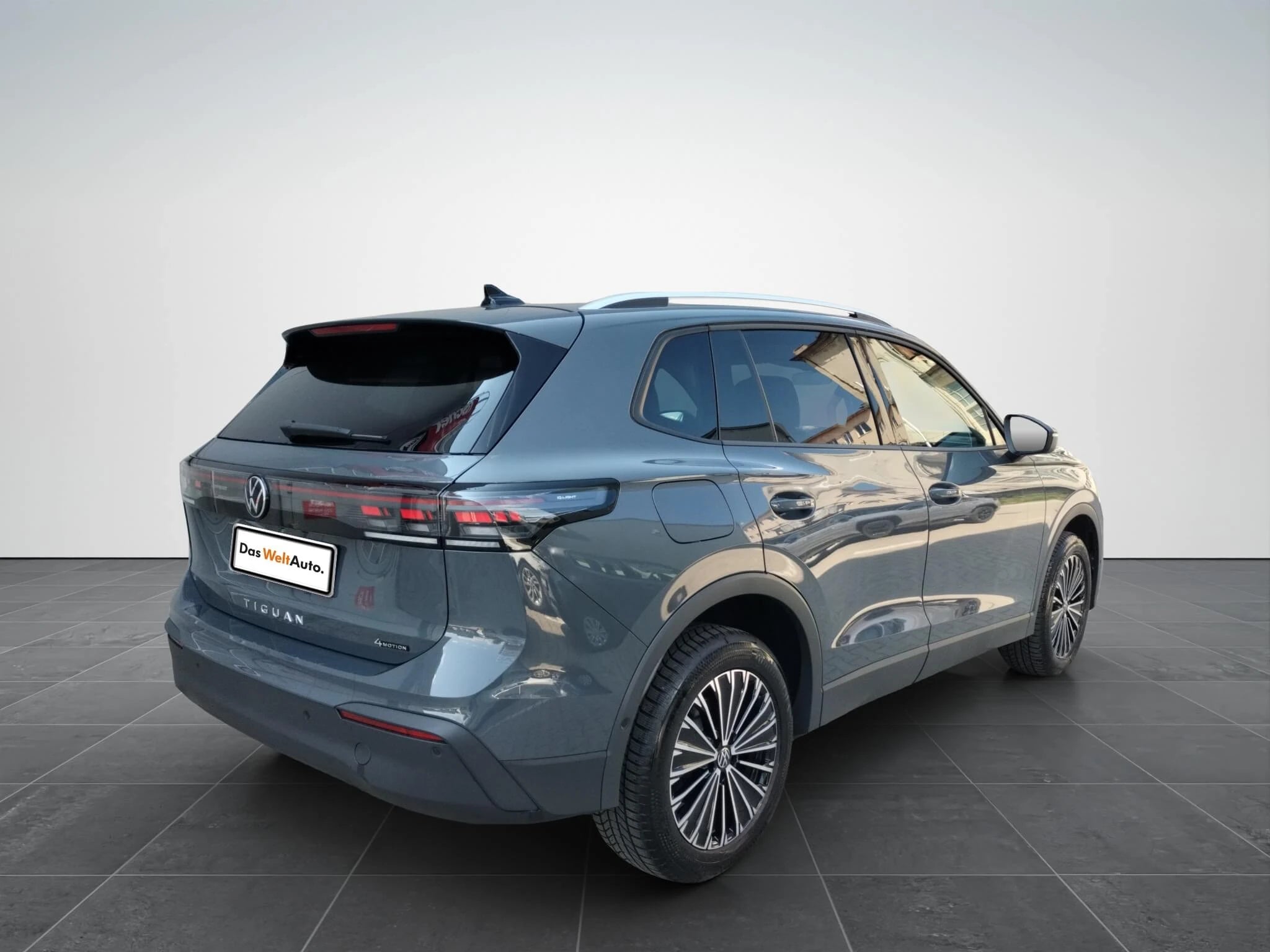 VW Tiguan Advanced 2.0 TDI DSG 4Motion - Samsaru's Car Outlet