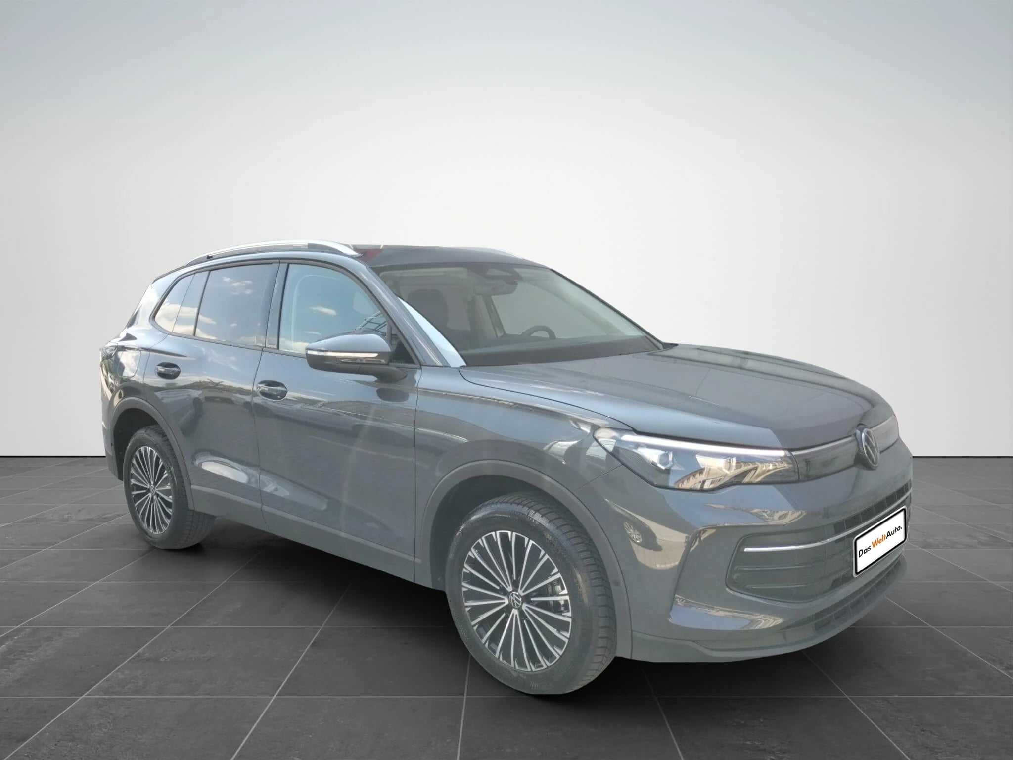 VW Tiguan Advanced 2.0 TDI DSG 4Motion - Samsaru's Car Outlet