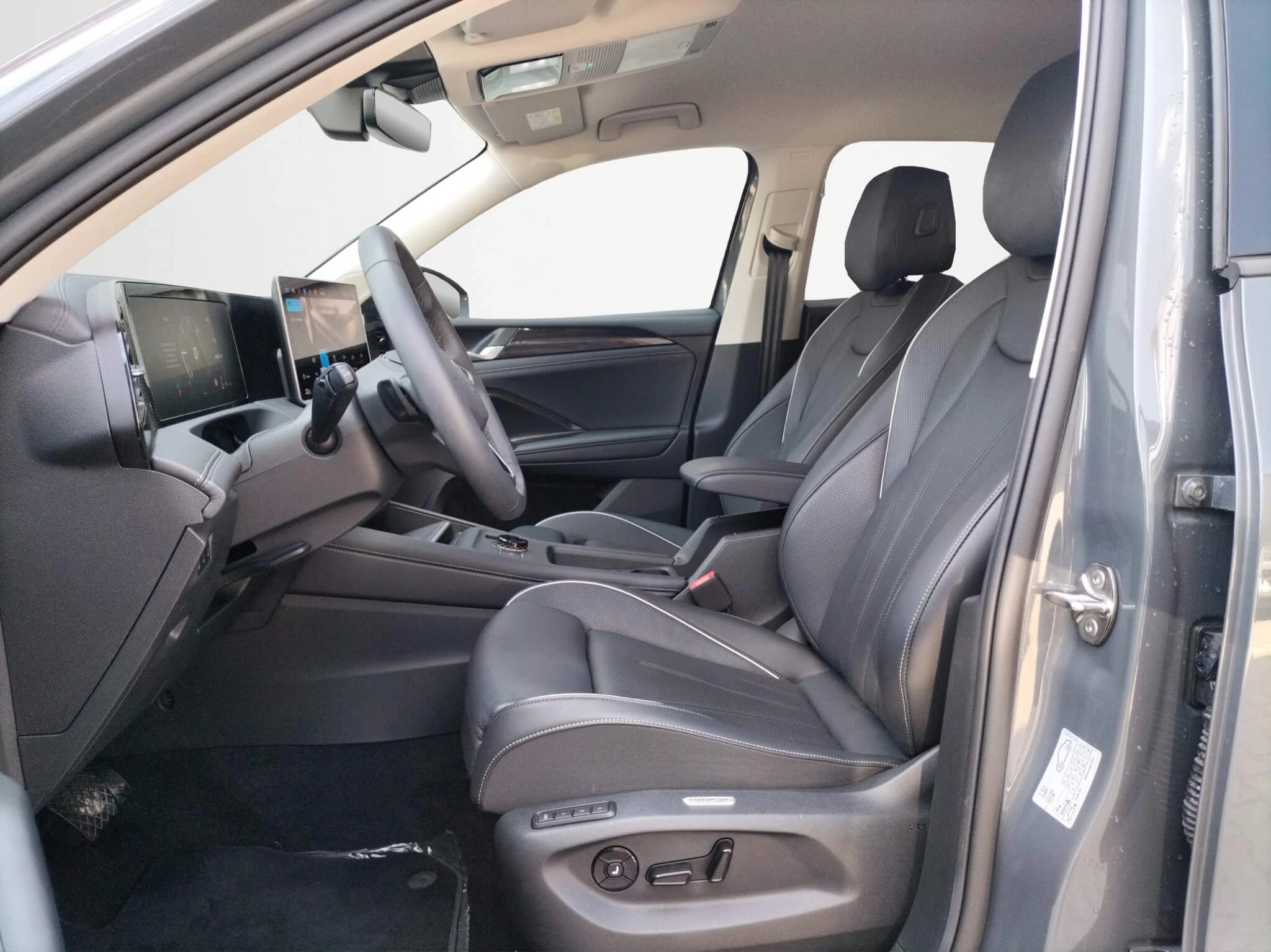 VW Tiguan Advanced 2.0 TDI DSG 4Motion - Samsaru's Car Outlet