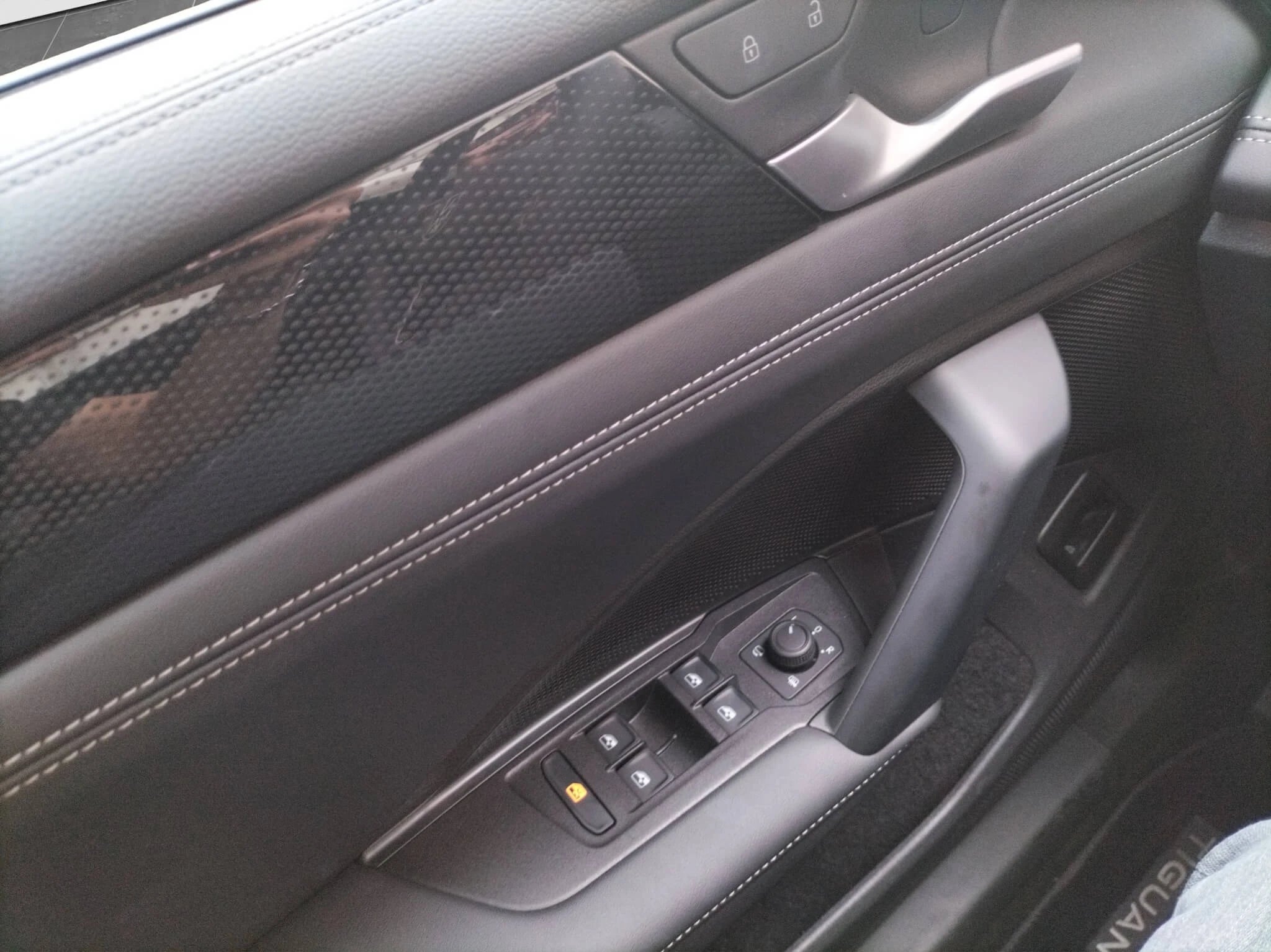 VW Tiguan Advanced 2.0 TDI DSG 4Motion - Samsaru's Car Outlet