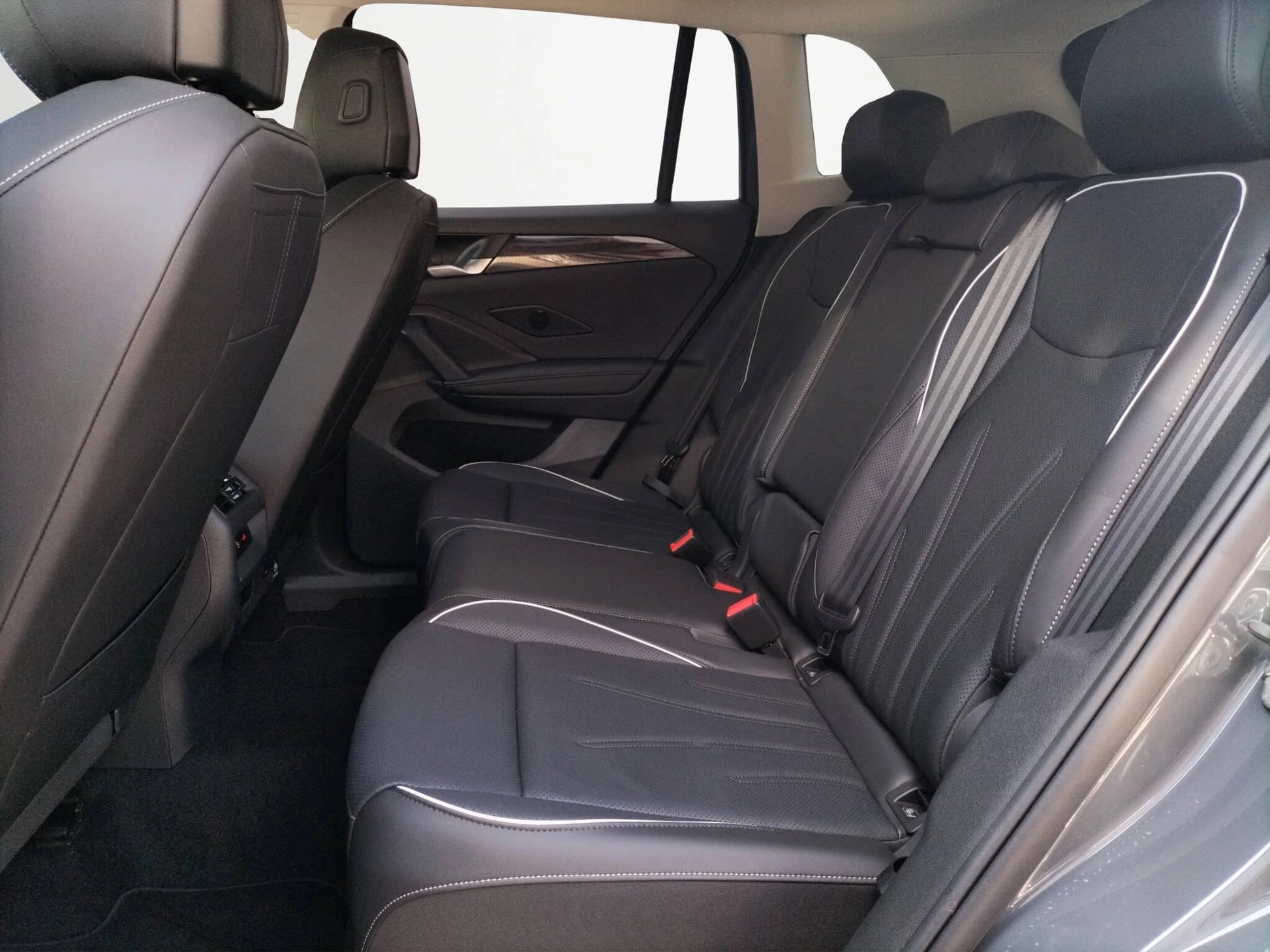 VW Tiguan Advanced 2.0 TDI DSG 4Motion - Samsaru's Car Outlet