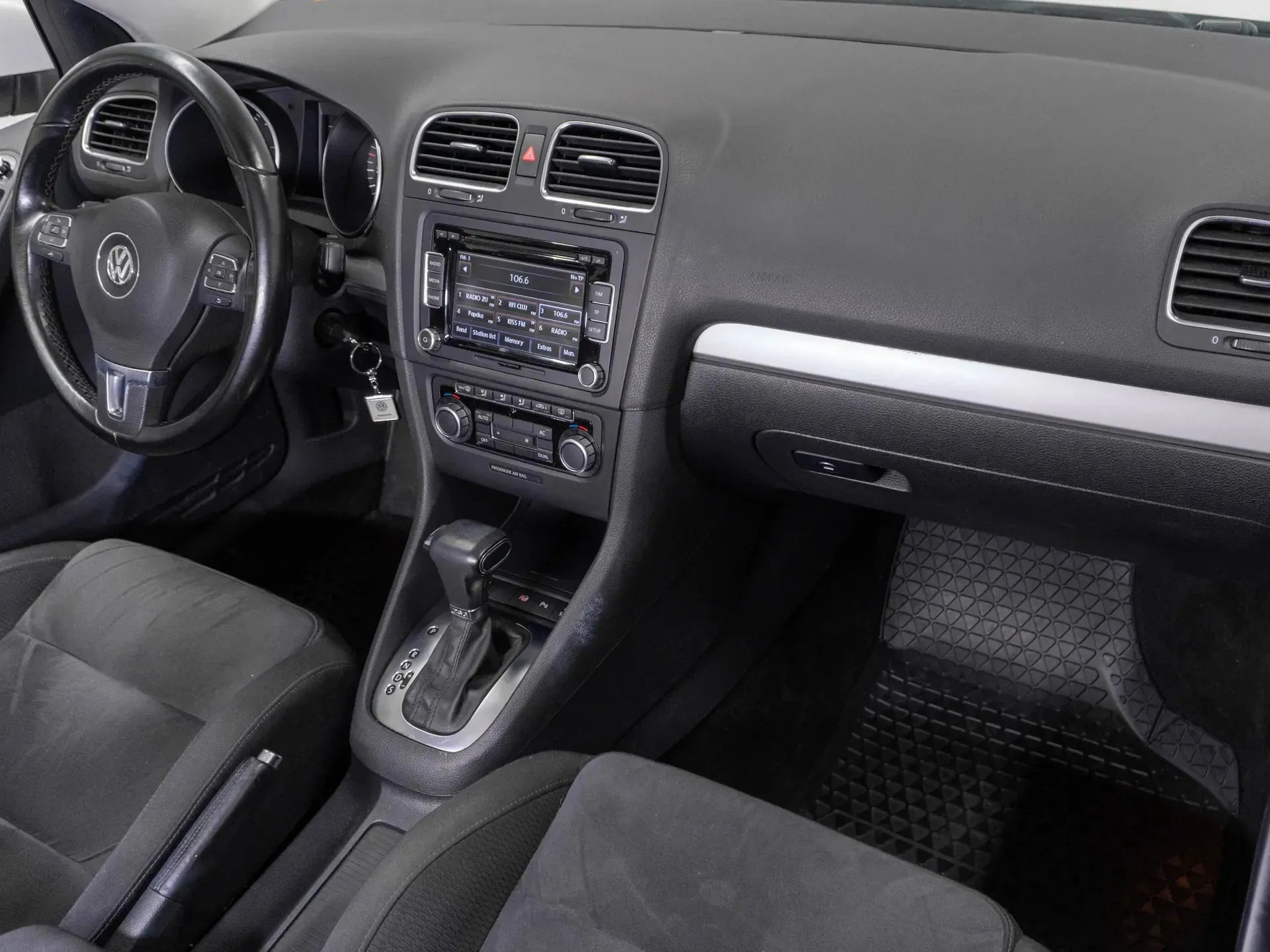 Volkswagen Golf 1.4 Benzina 122 CP Alb - Samsaru's Car Outlet