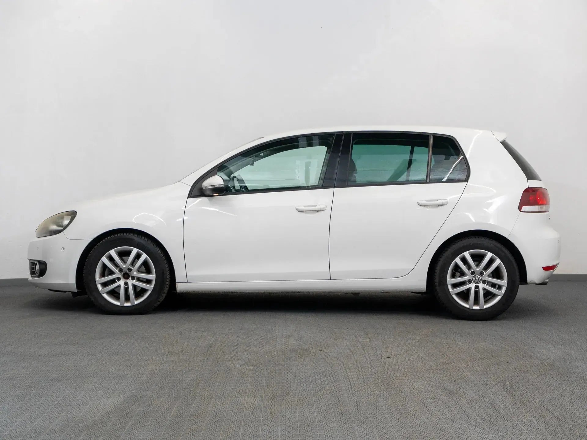 Volkswagen Golf 1.4 Benzina 122 CP Alb - Samsaru's Car Outlet