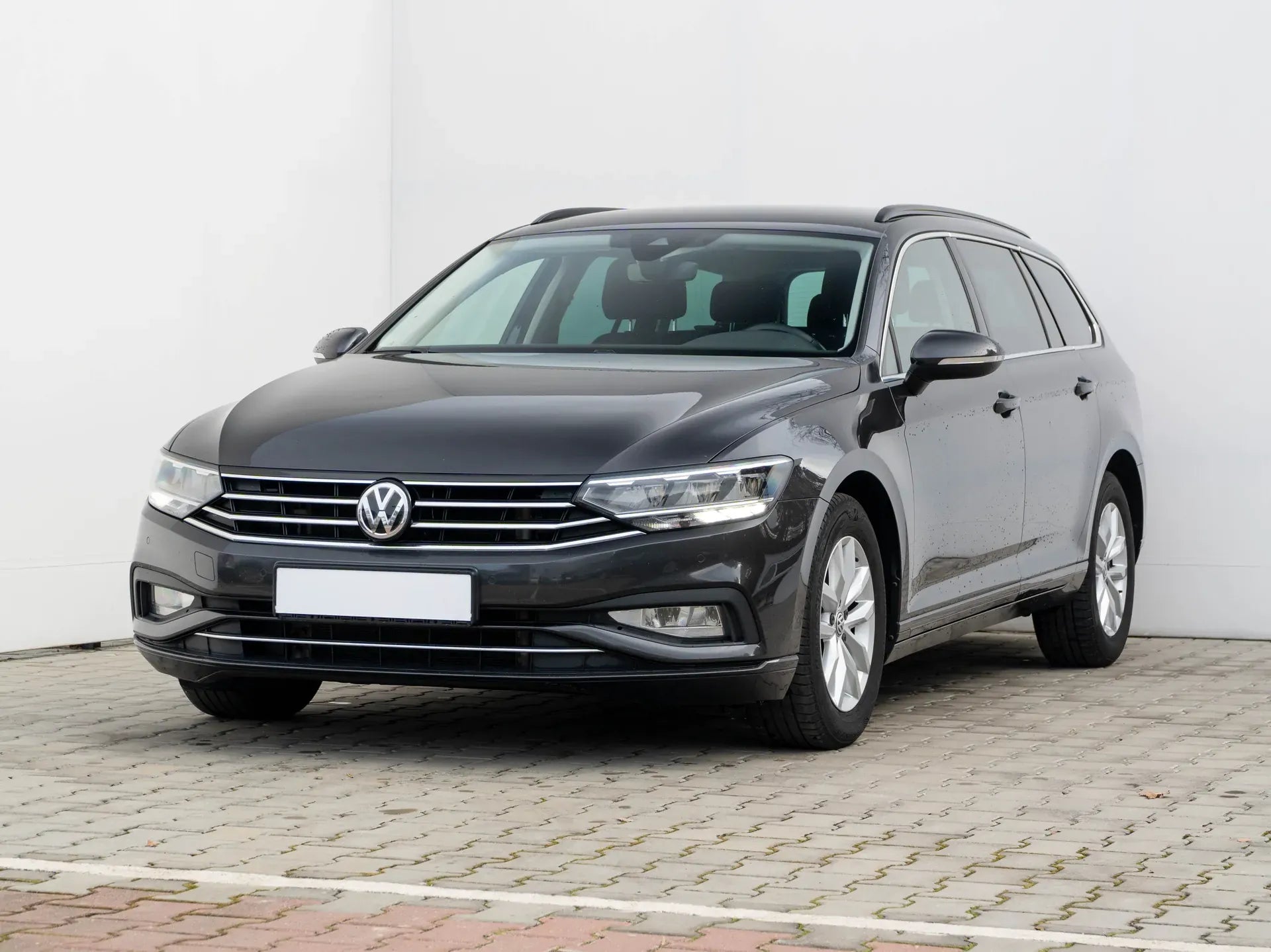 Volkswagen Passat 2.0 Diesel 150 CP Gri - Samsaru's Car Outlet