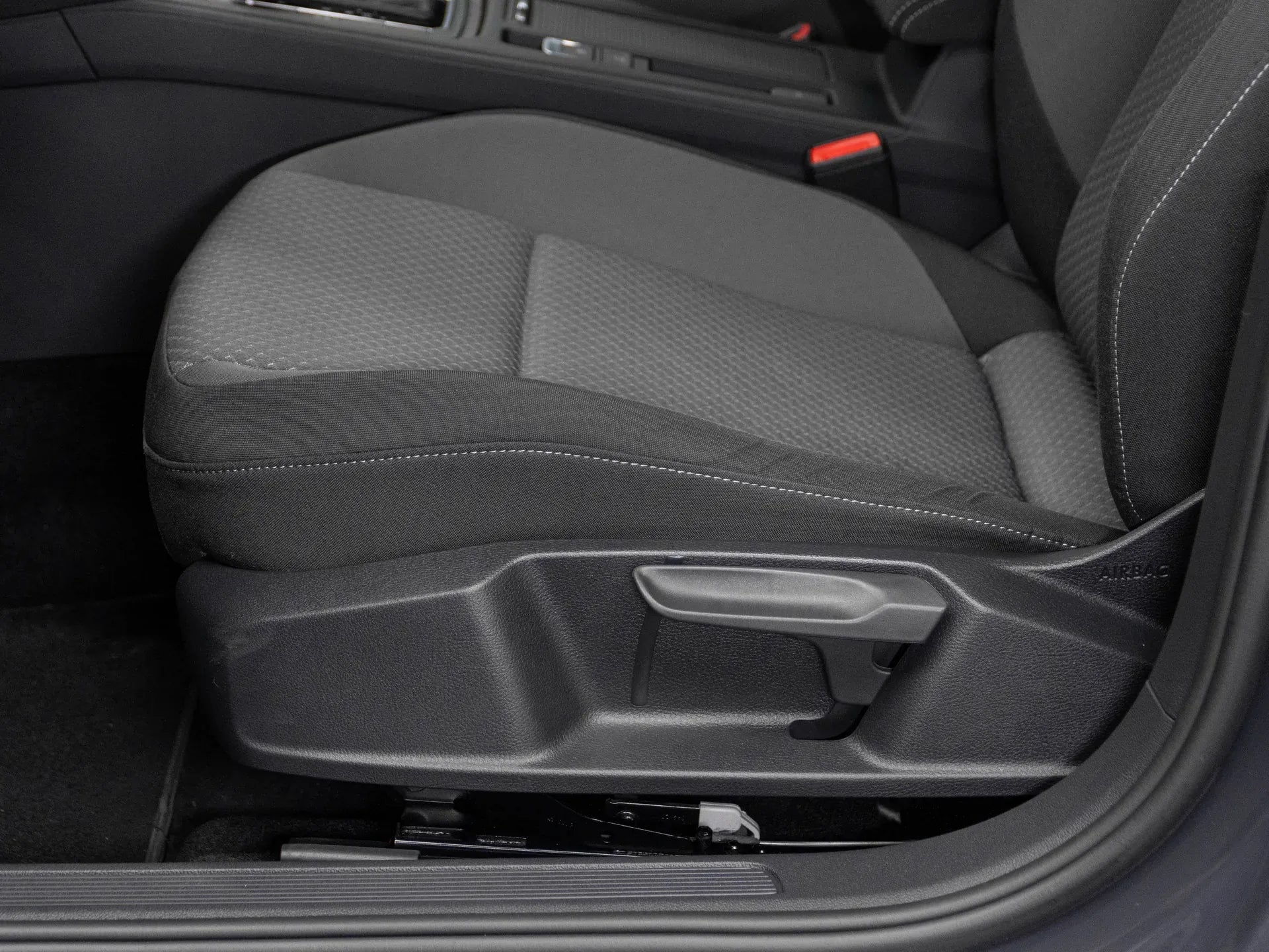 VW Passat Variant Trendline 2.0 TDI DSG - Samsaru's Car Outlet