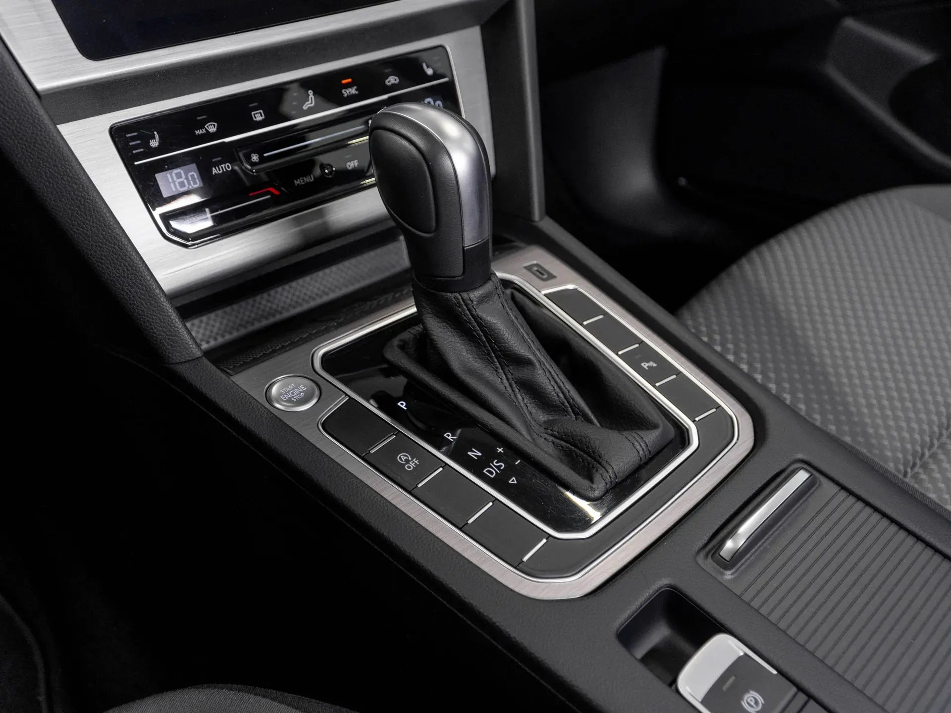 VW Passat Variant Trendline 2.0 TDI DSG - Samsaru's Car Outlet