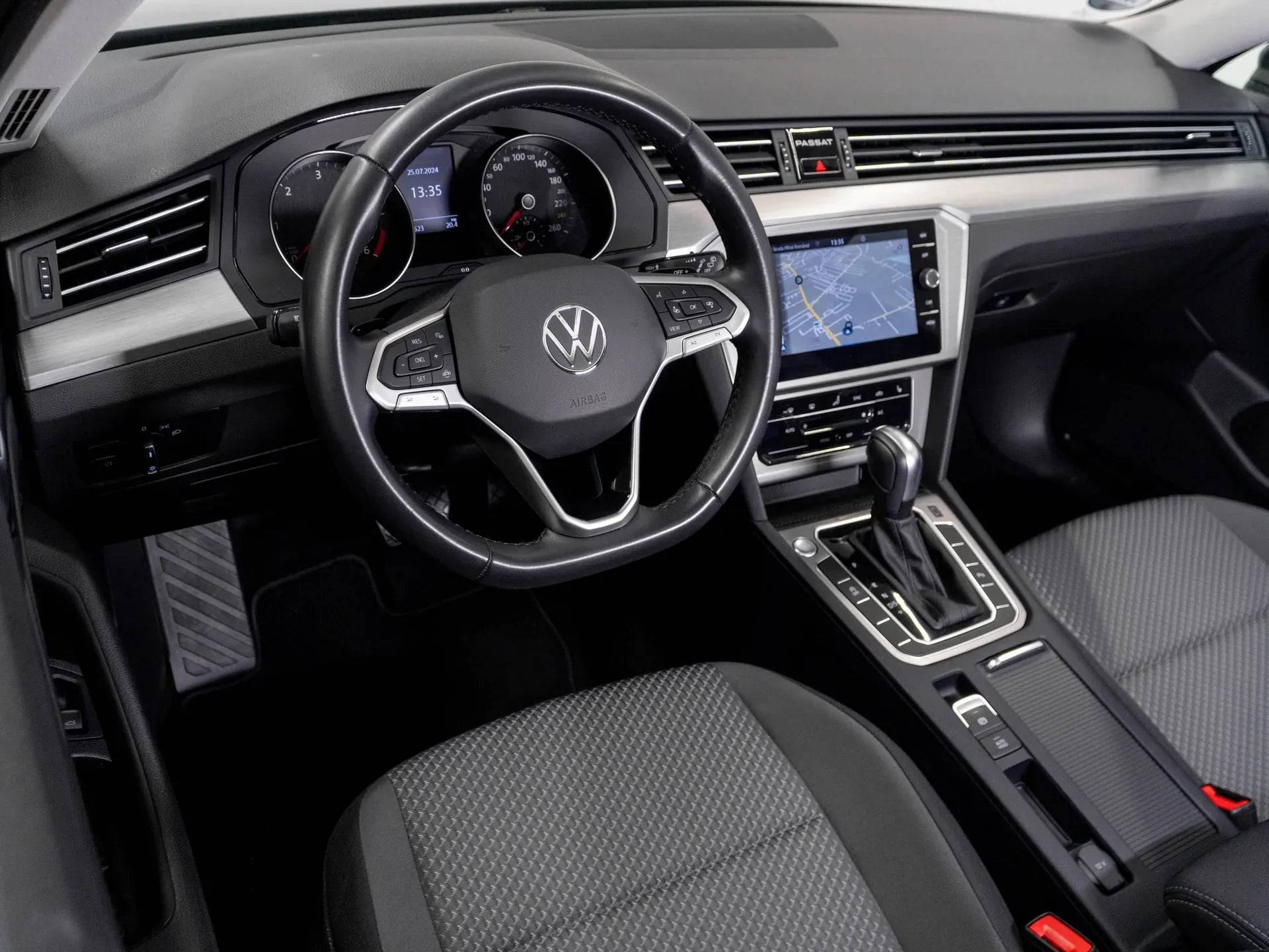 VW Passat Variant Trendline 2.0 TDI DSG - Samsaru's Car Outlet