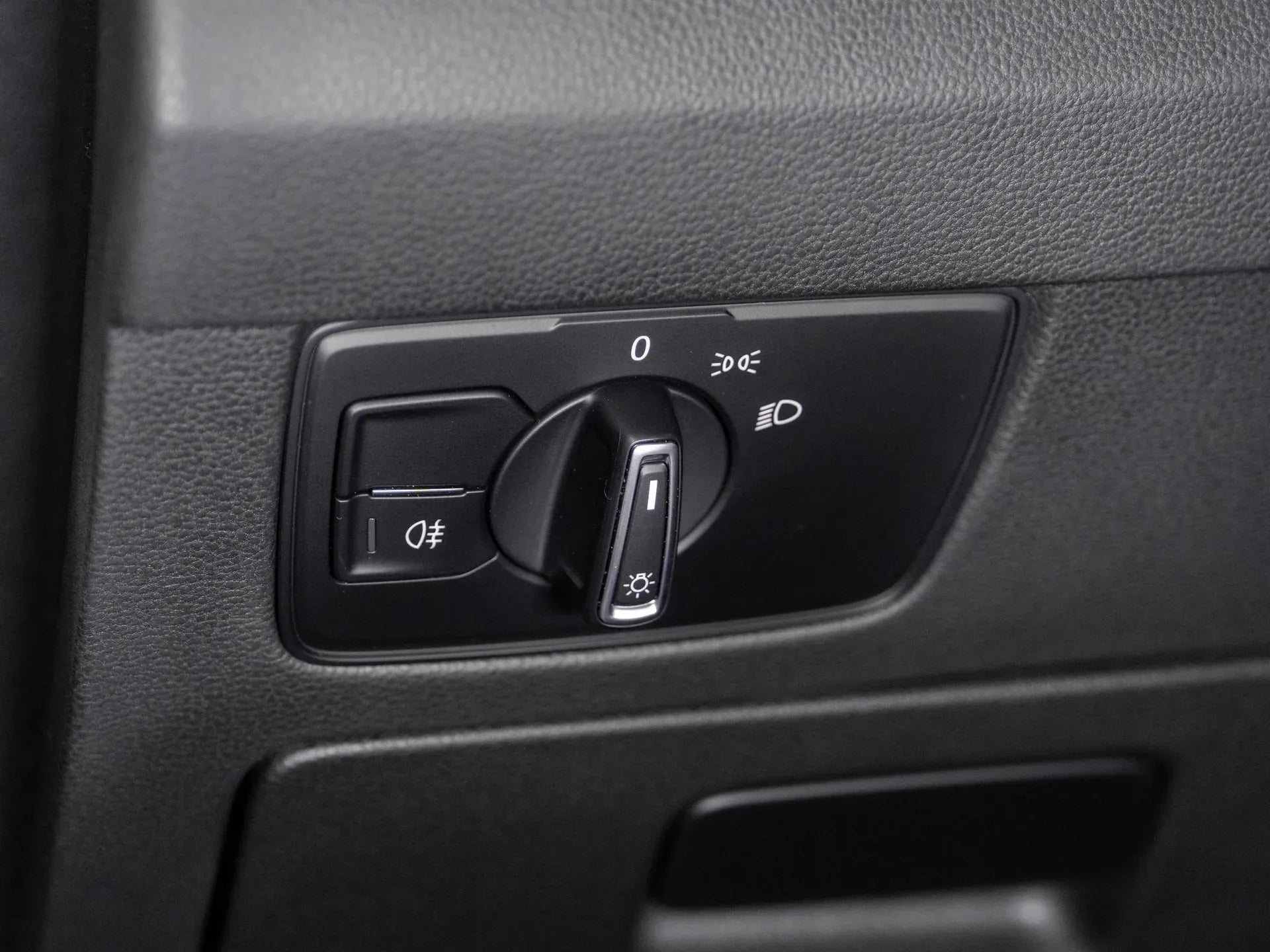 VW Passat Variant Trendline 2.0 TDI DSG - Samsaru's Car Outlet