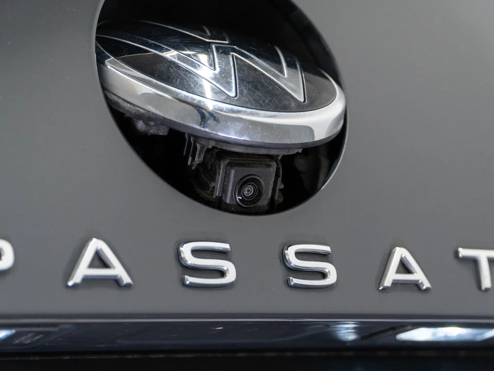 VW Passat Variant Trendline 2.0 TDI DSG - Samsaru's Car Outlet