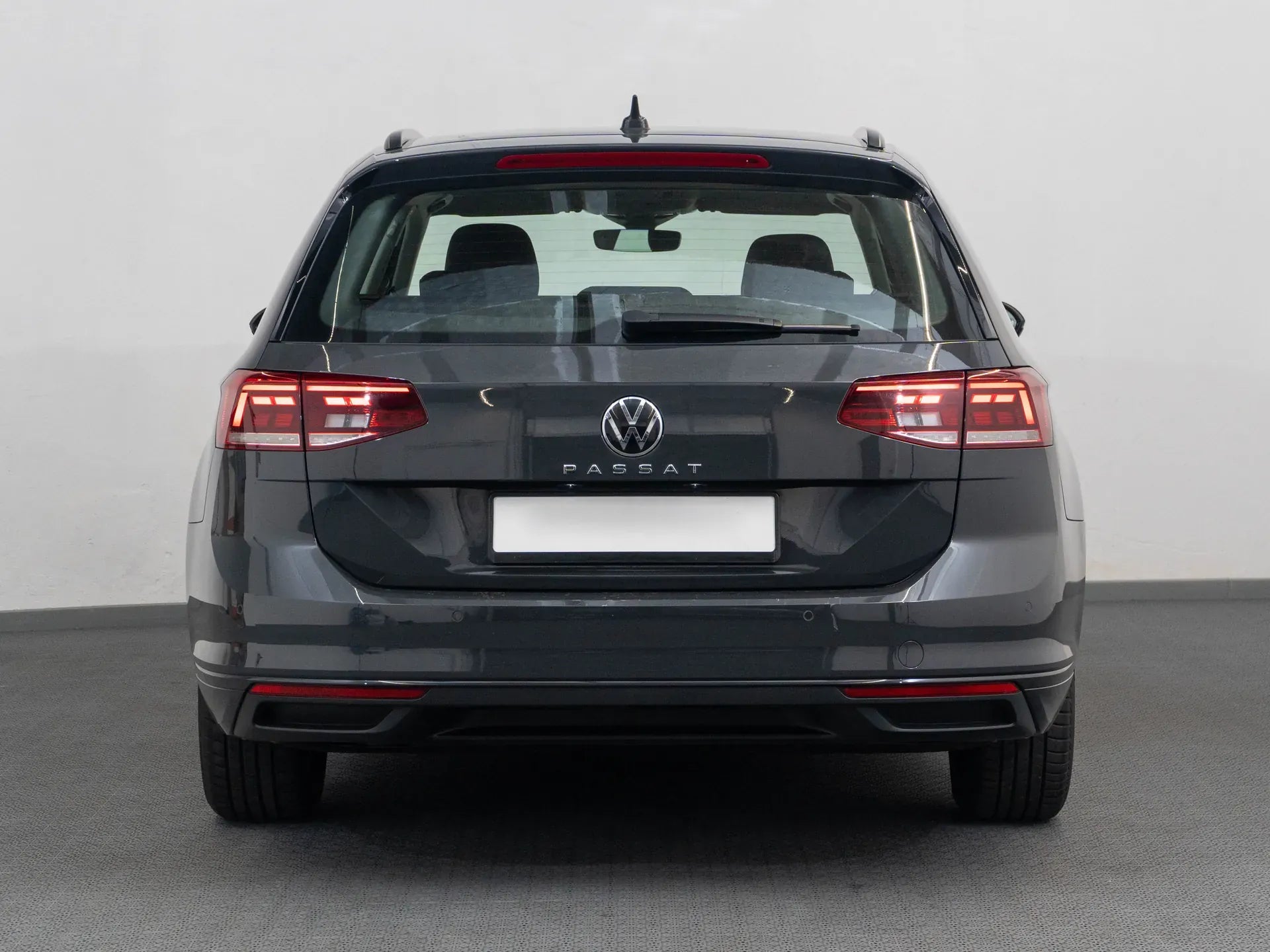 VW Passat Variant Trendline 2.0 TDI DSG - Samsaru's Car Outlet