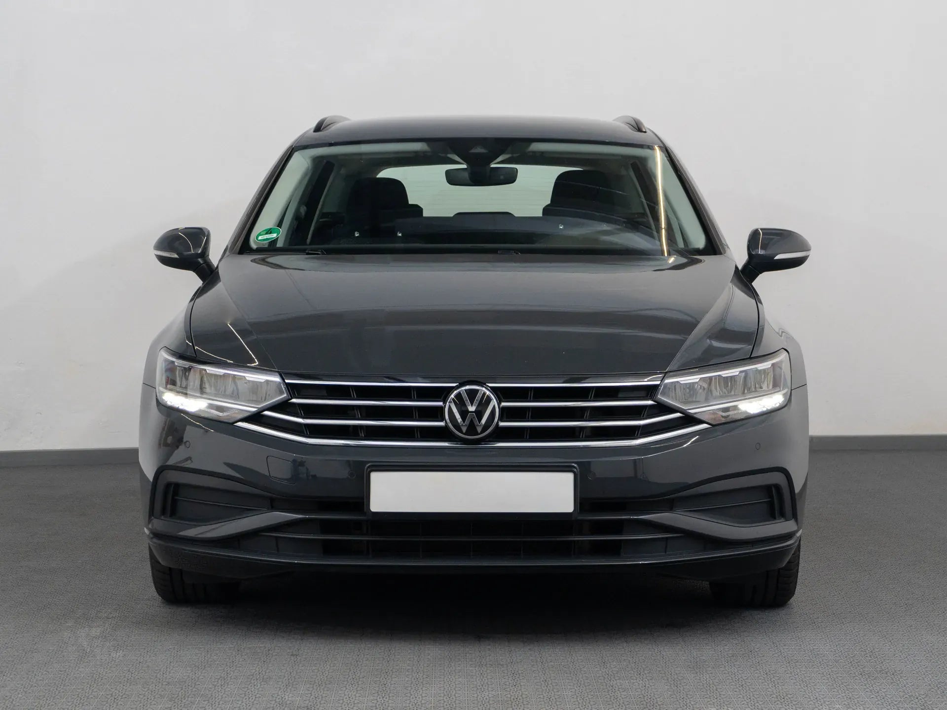 VW Passat Variant Trendline 2.0 TDI DSG - Samsaru's Car Outlet