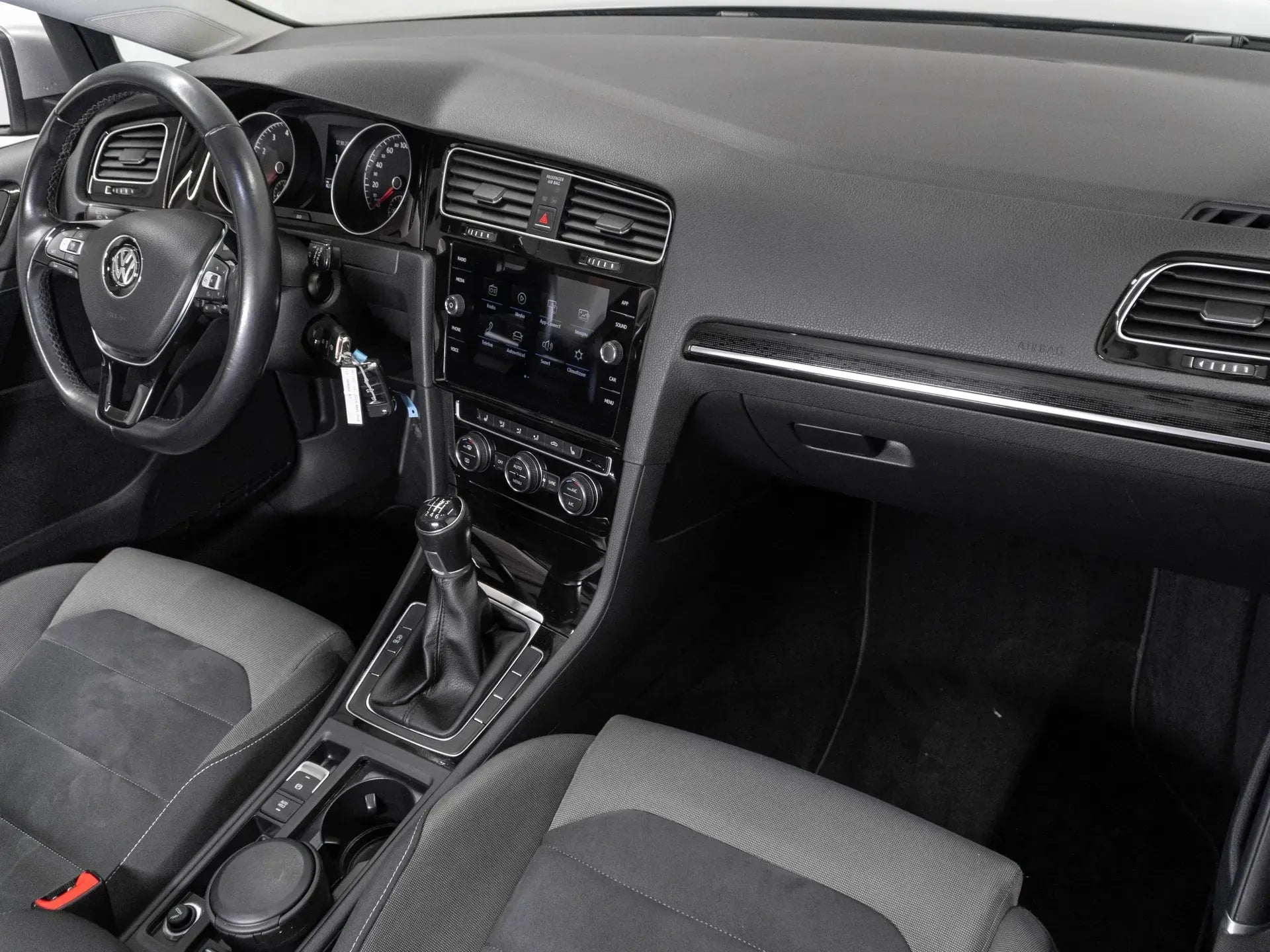 VW Golf VII Highline 1.5 TSI - Samsaru's Car Outlet