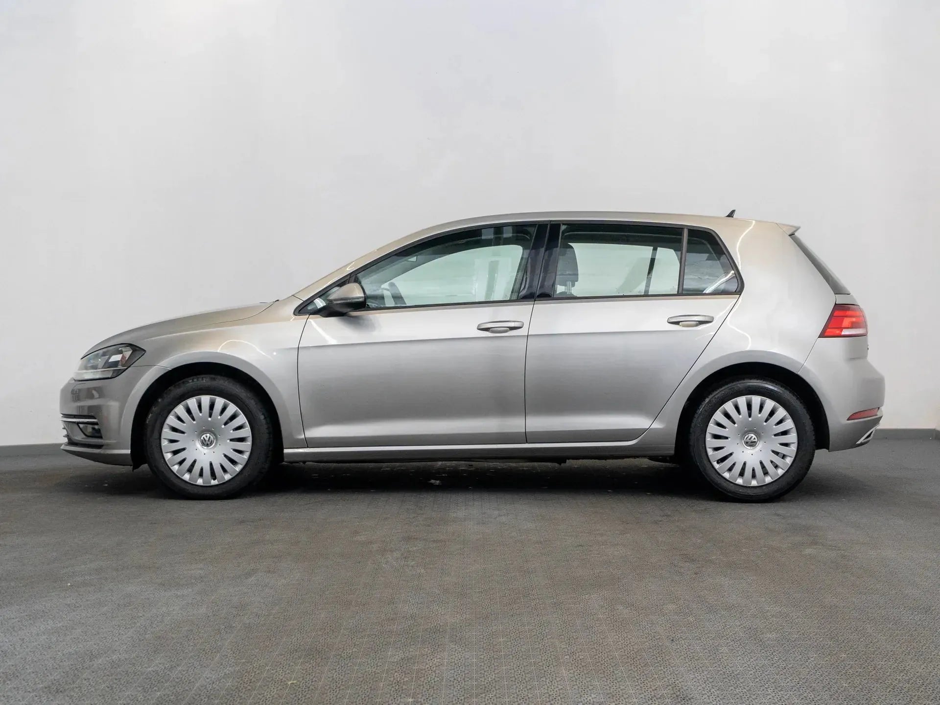 VW Golf VII Highline 1.5 TSI - Samsaru's Car Outlet