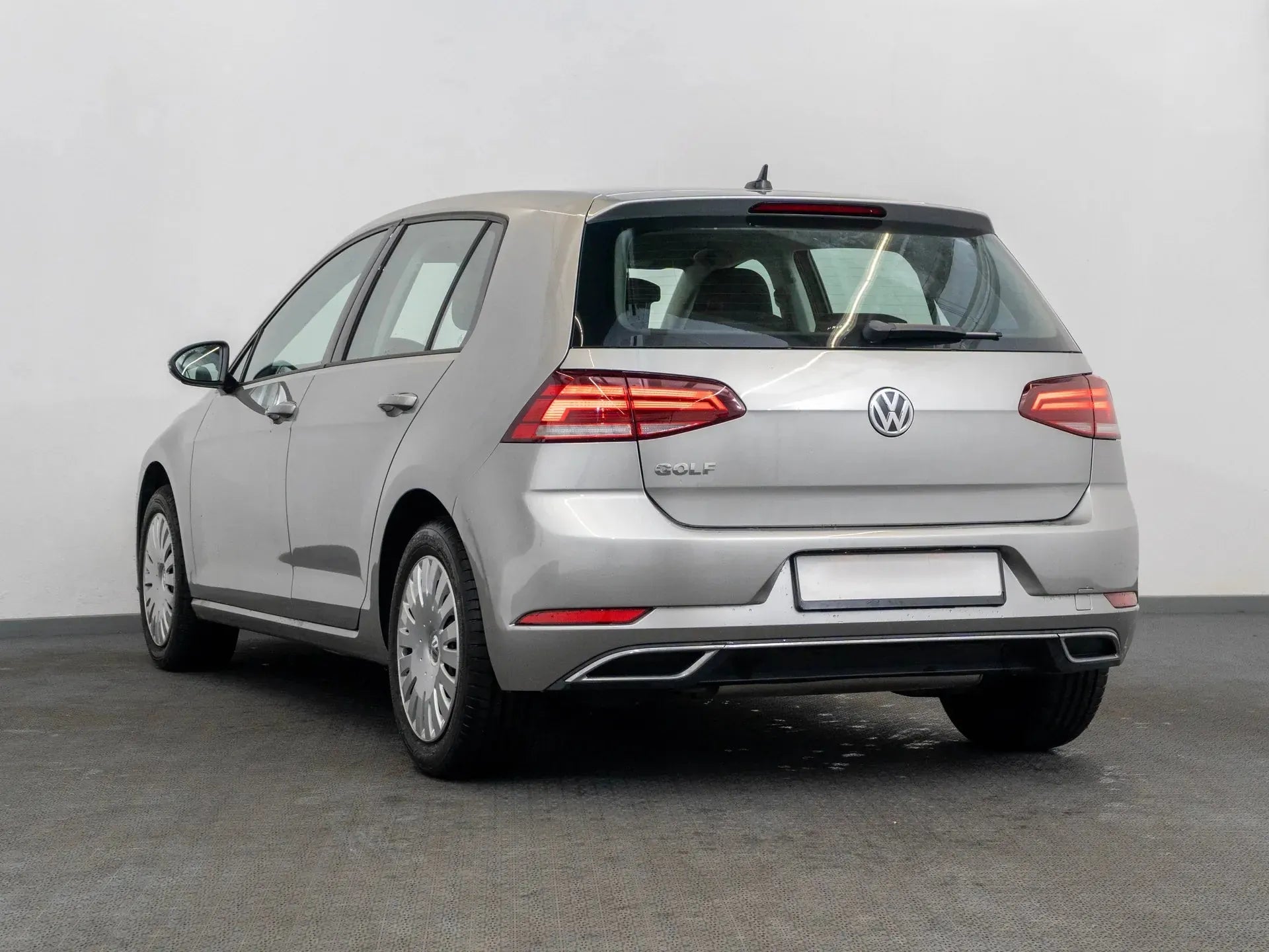 VW Golf VII Highline 1.5 TSI - Samsaru's Car Outlet