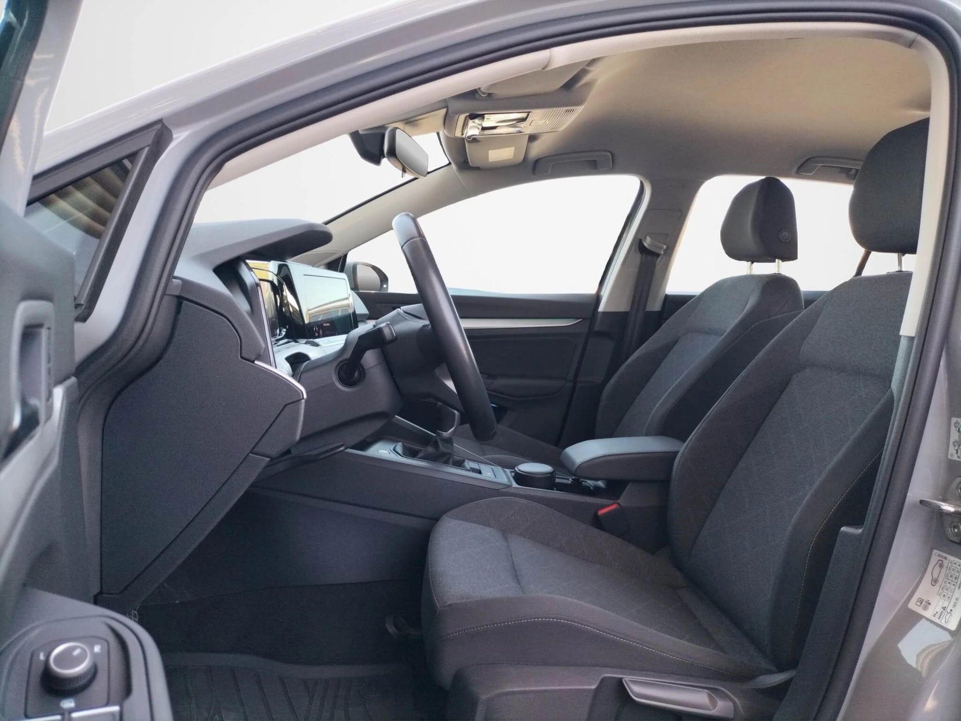 VW Golf Life 1.0 TSI - Samsaru's Car Outlet